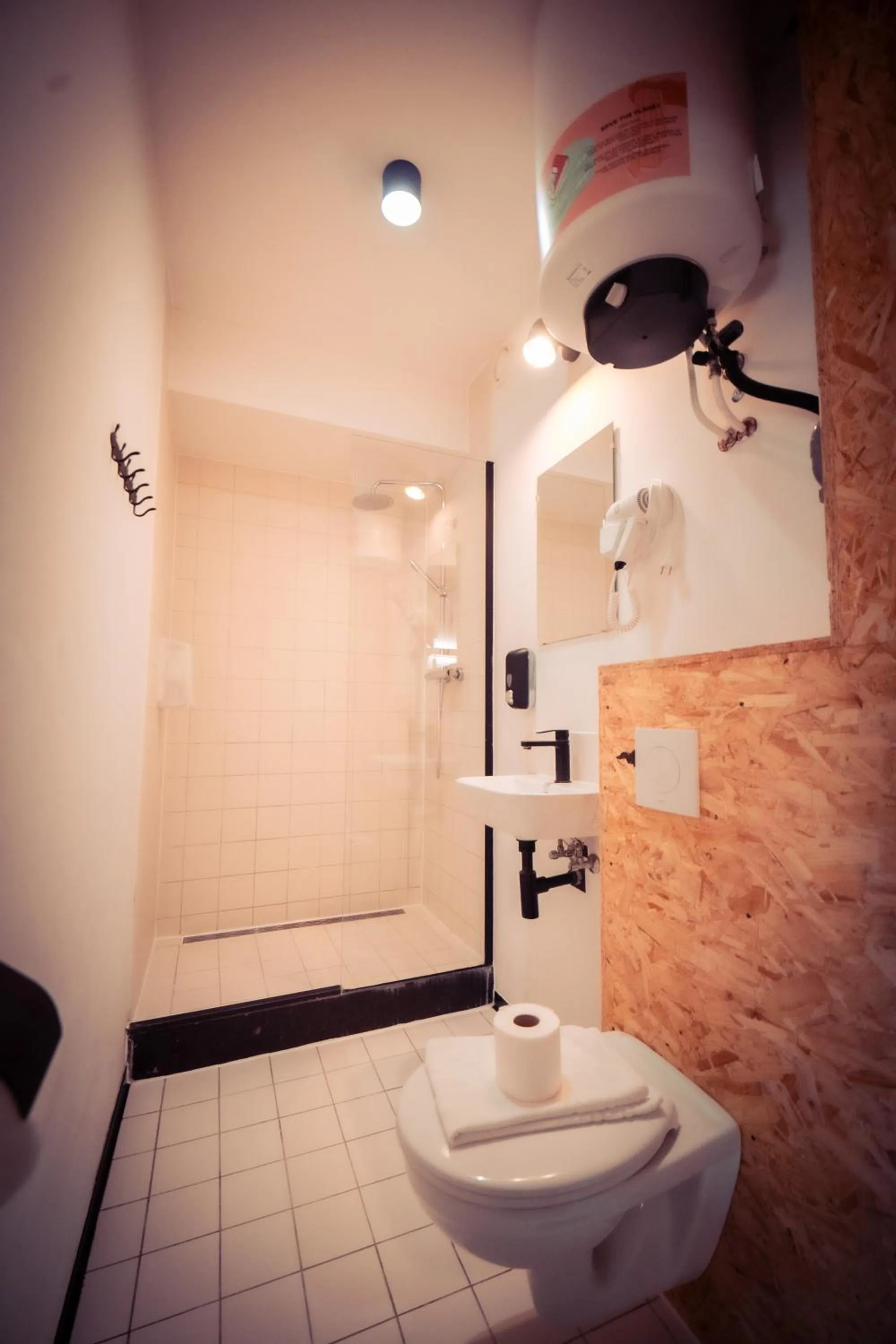 Bathroom in Urban Hotel The Golden Stork