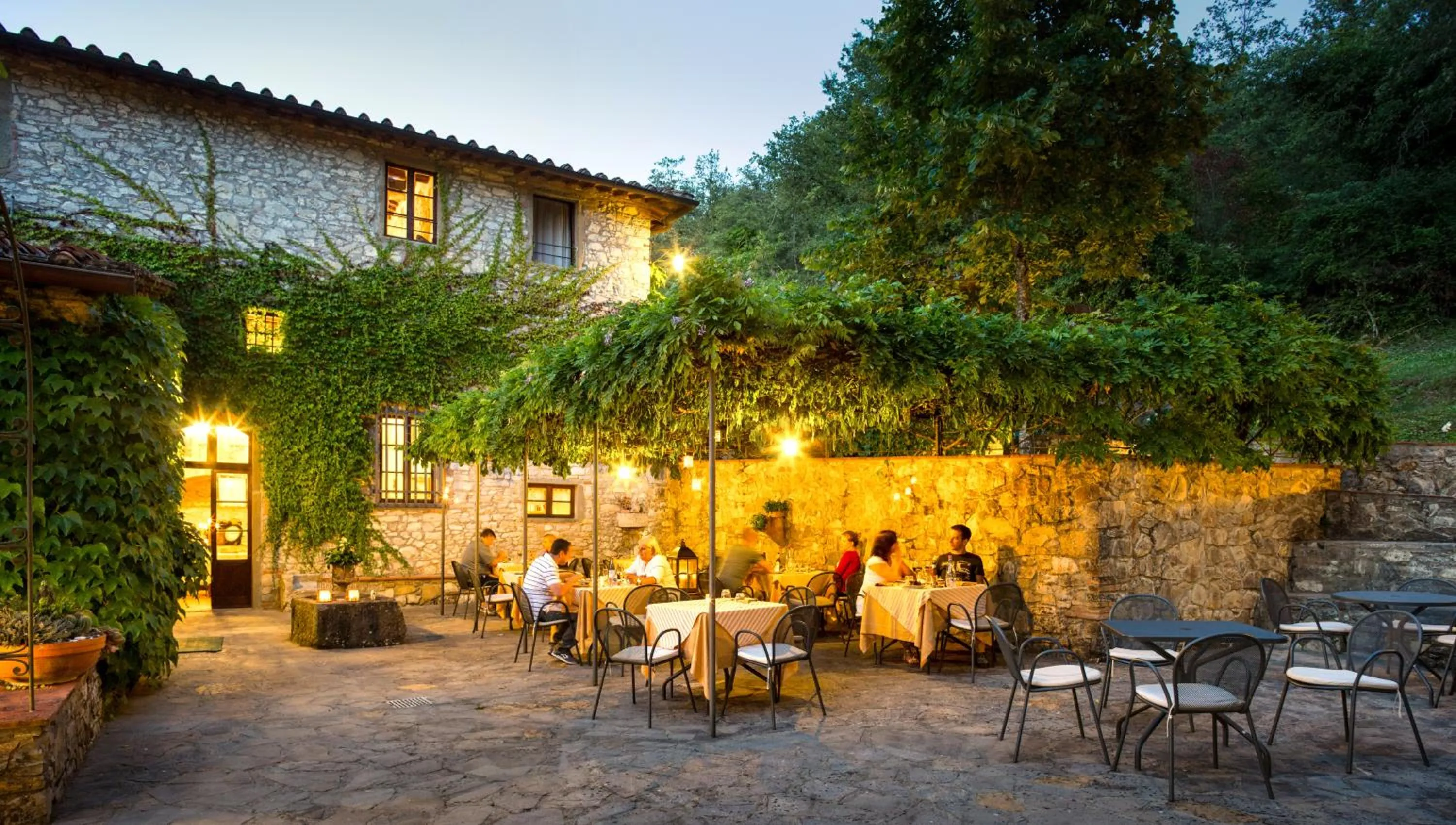 Restaurant/places to eat in Borgo Le Noci Chianti Retreat & Pool
