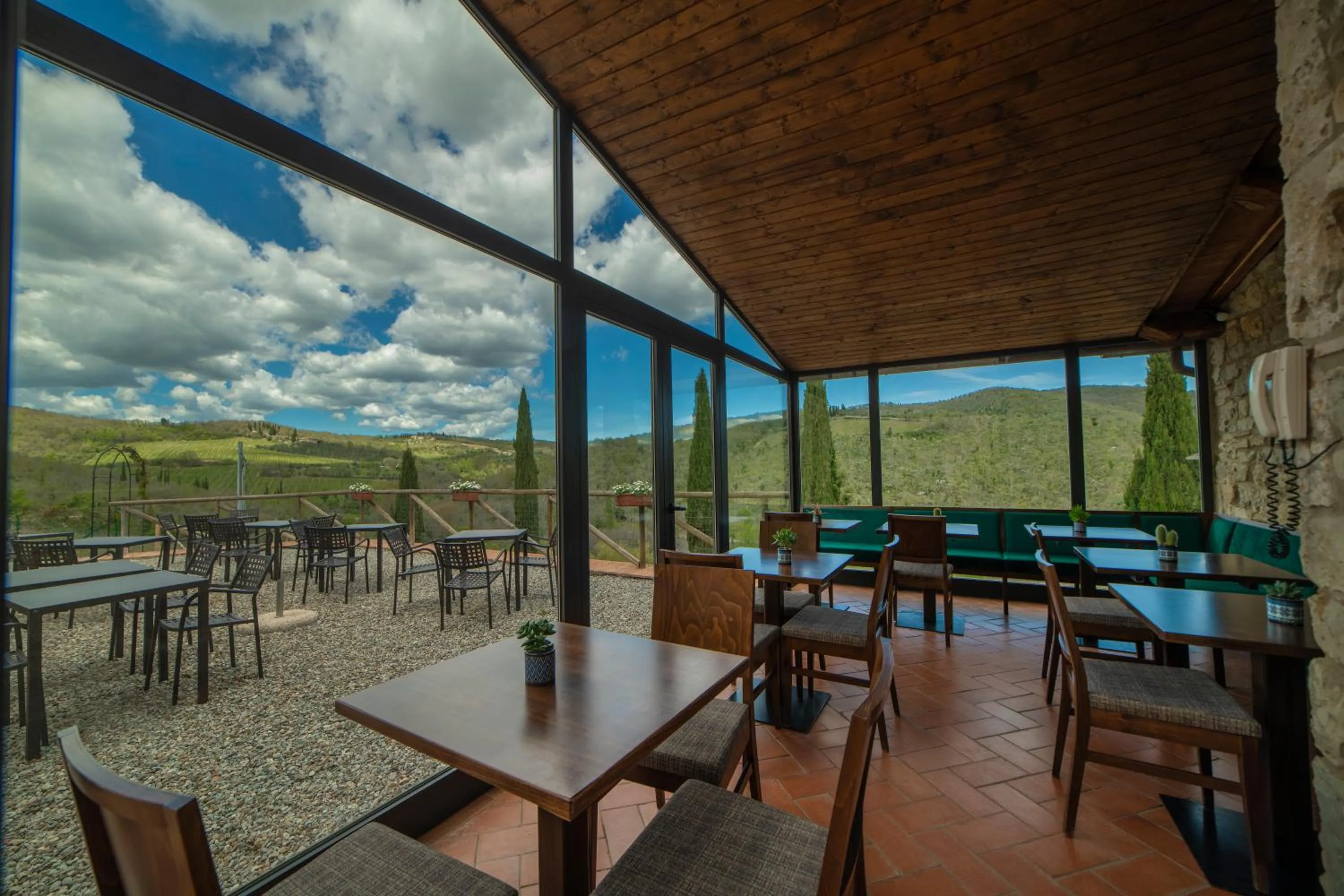 Restaurant/places to eat in Borgo Le Noci Chianti Retreat & Pool