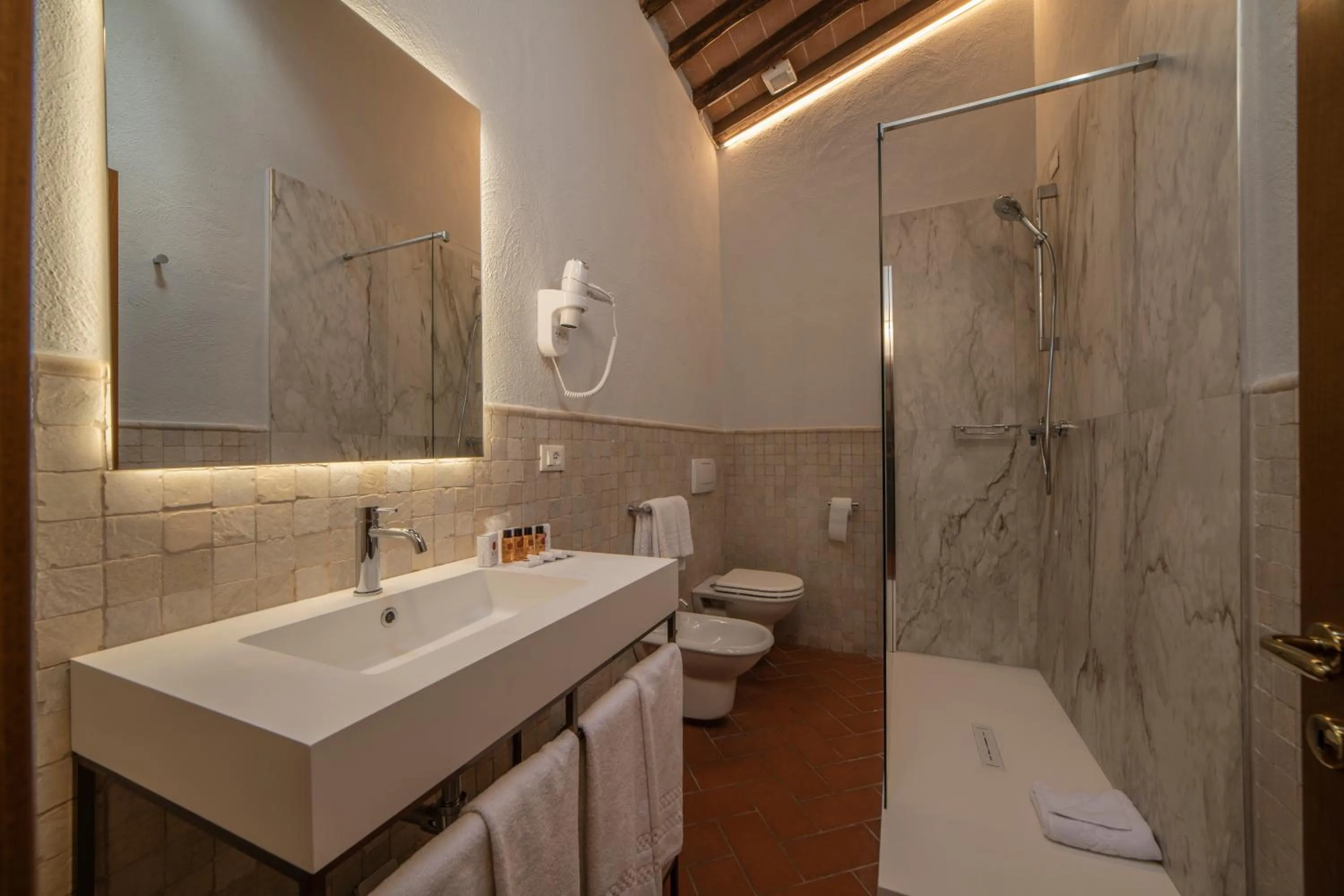 Shower in Borgo Le Noci Chianti Retreat & Pool