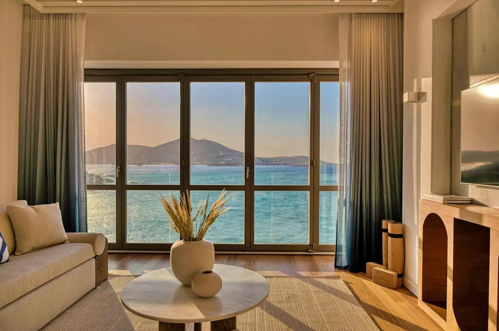 One-Bedroom Suite in Avant Mar Paros One-Bedroom Suite in Avant Mar Paros