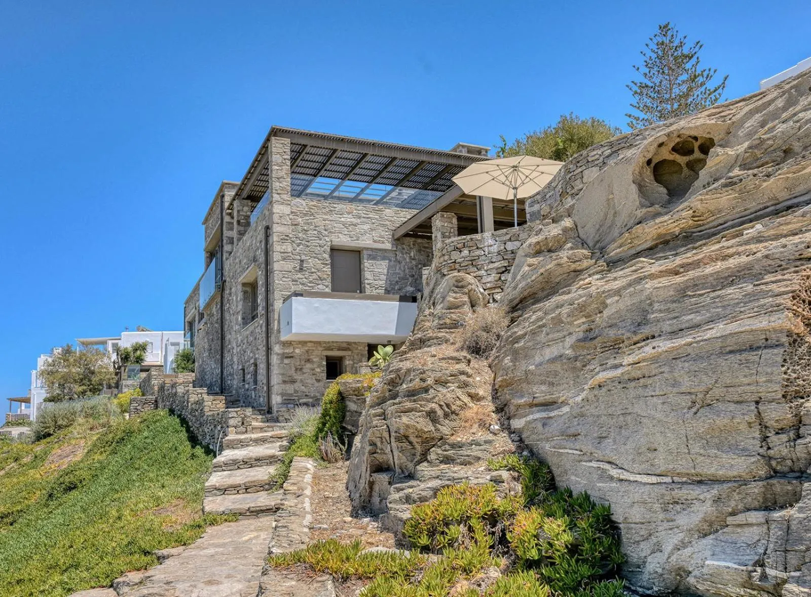 Property building in Avant Mar Paros