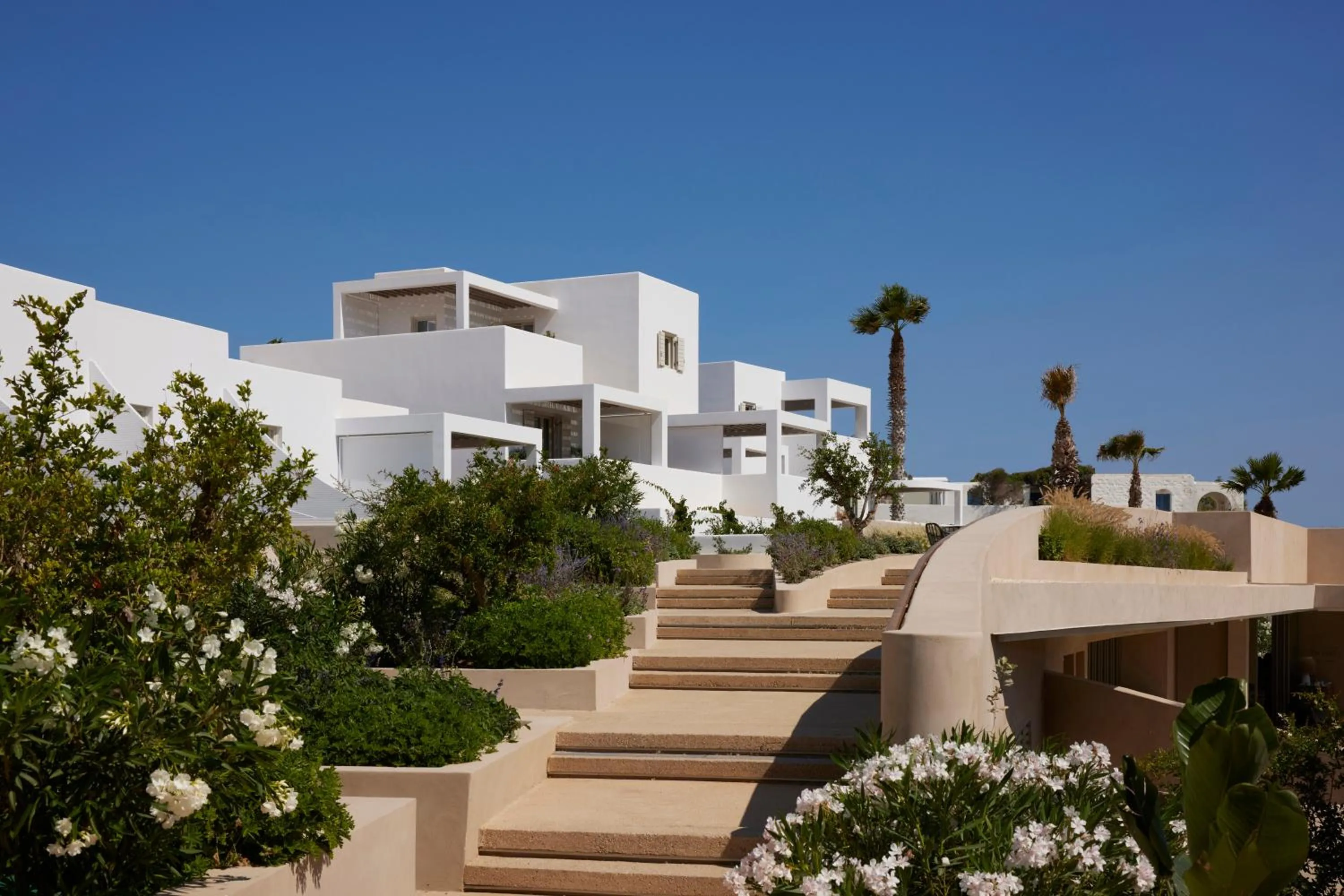 Property building in Avant Mar Paros