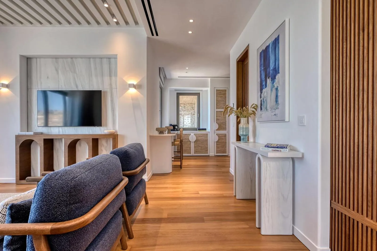 TV and multimedia in Avant Mar Paros