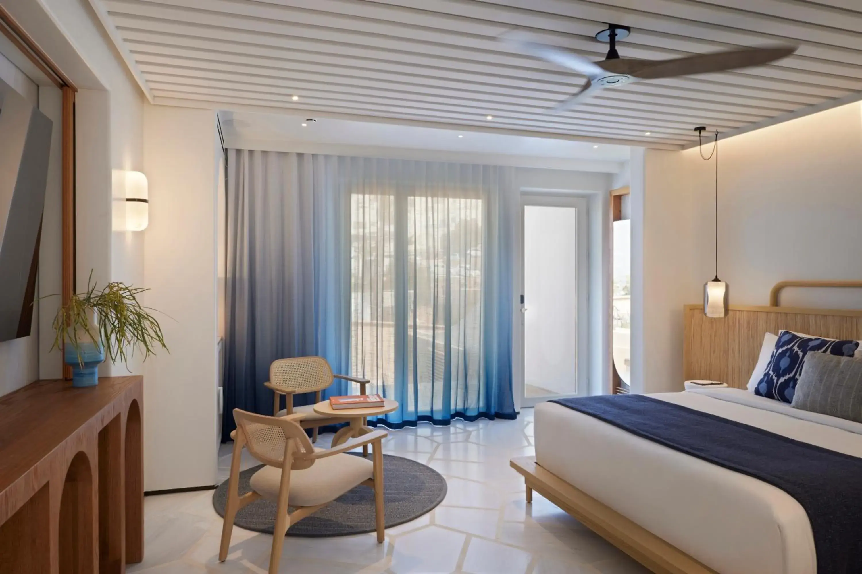 Executive Suite with Private Pool in Avant Mar Paros Executive Suite with Private Pool in Avant Mar Paros