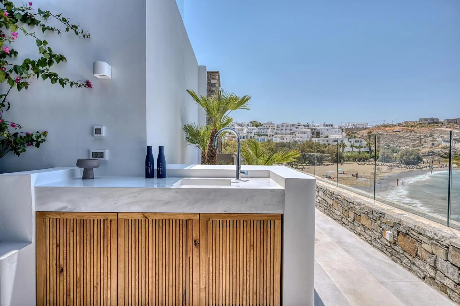 Day in Avant Mar Paros