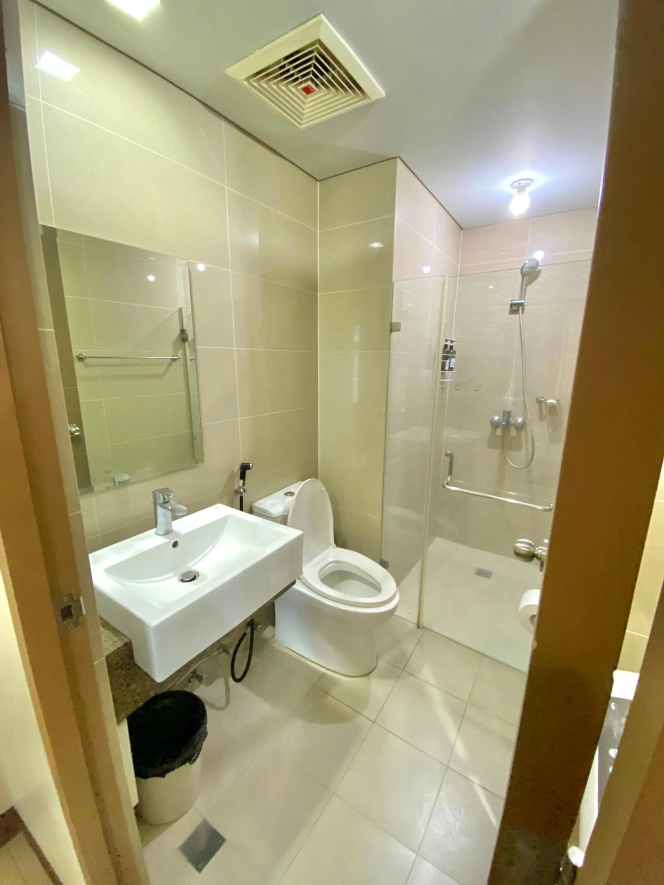 Condo in Newport City Pasay near NAIA T3 AIRPORT MANILA