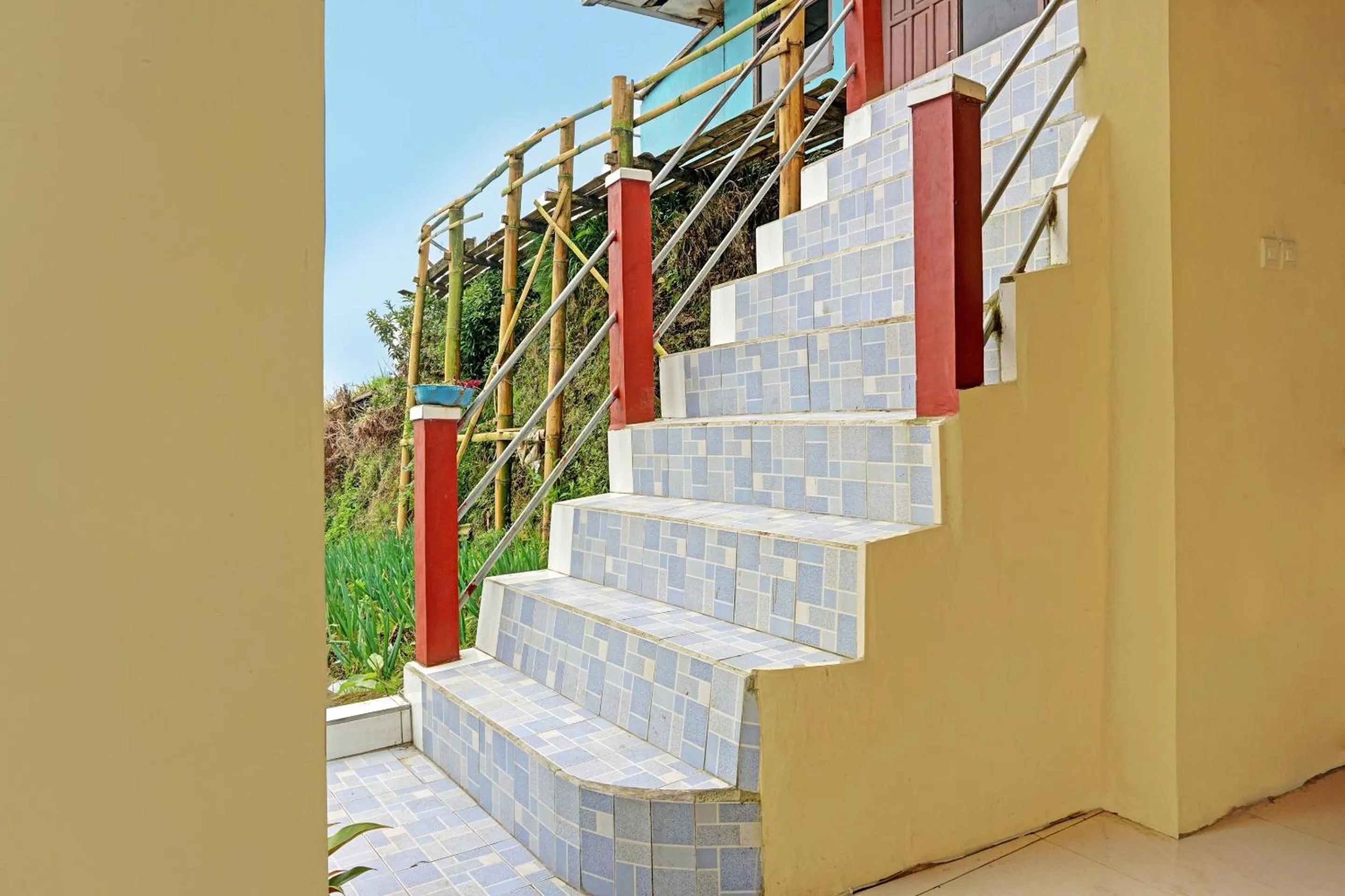 Lobby or reception in OYO Life 92499 Bagas Homestay Wonokitri