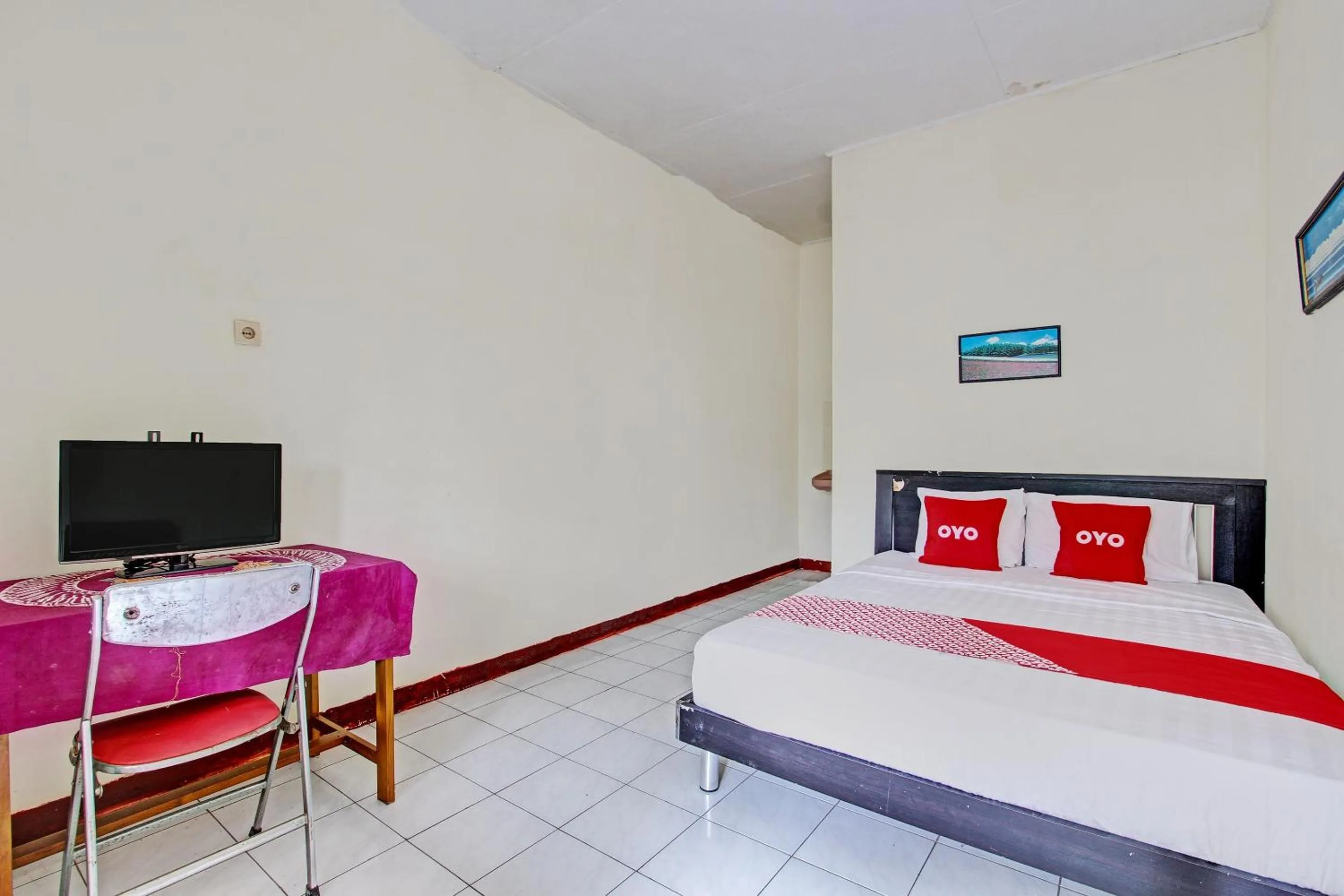 Bedroom, Bed in Hotel O Asta Guesthouse