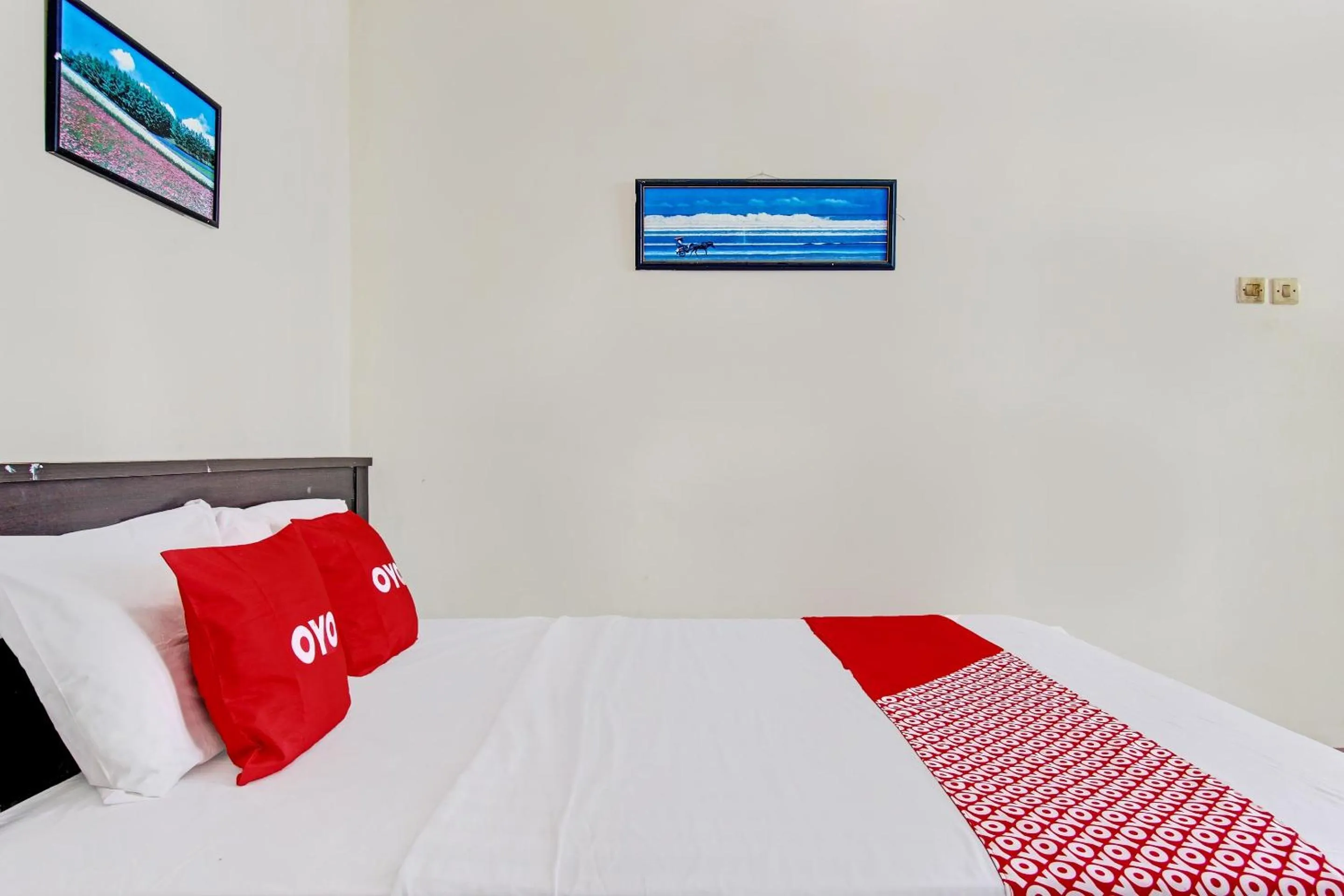 Bedroom, Bed in Hotel O Asta Guesthouse