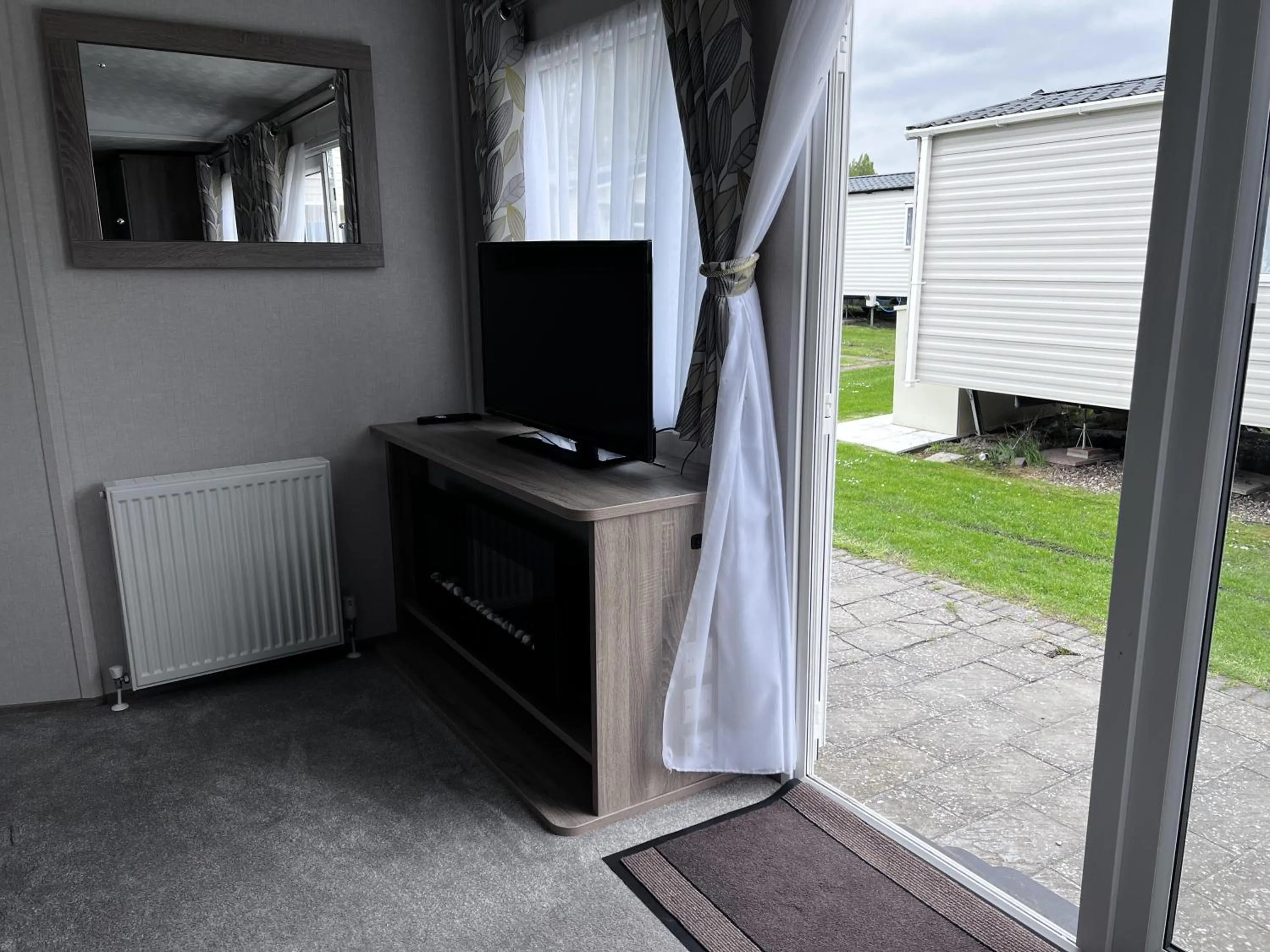 Coopers Beach 3-Bed Caravan Sleeps 8 & Pets Ok