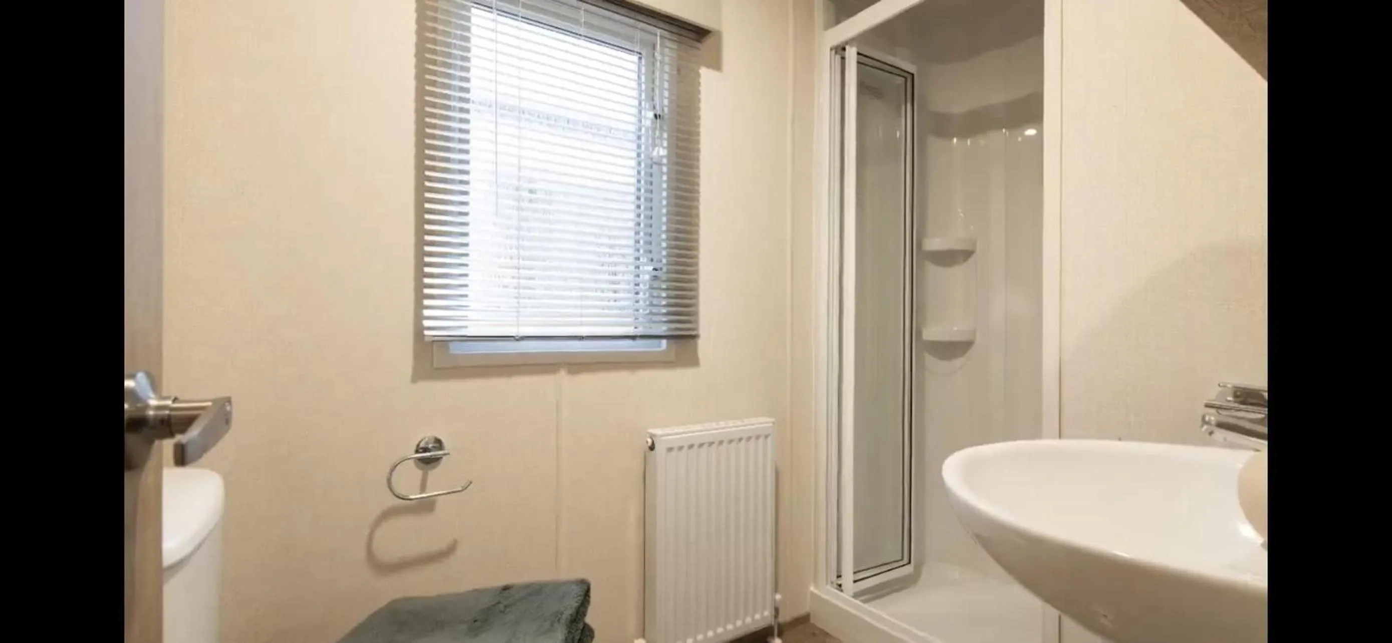 Toilet in Coopers Beach 3-Bed Caravan Sleeps 8 & Pets Ok