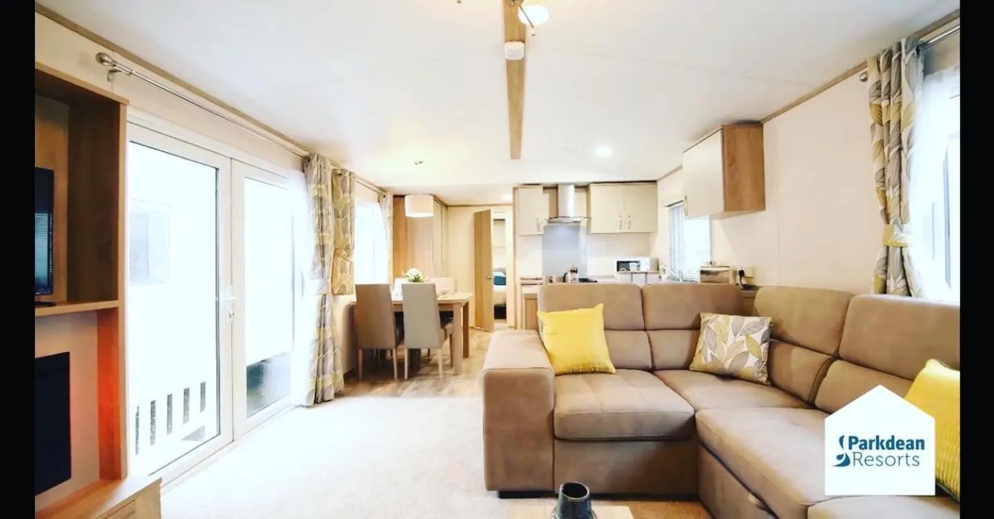 Coopers Beach 3-Bed Caravan Sleeps 8 & Pets Ok