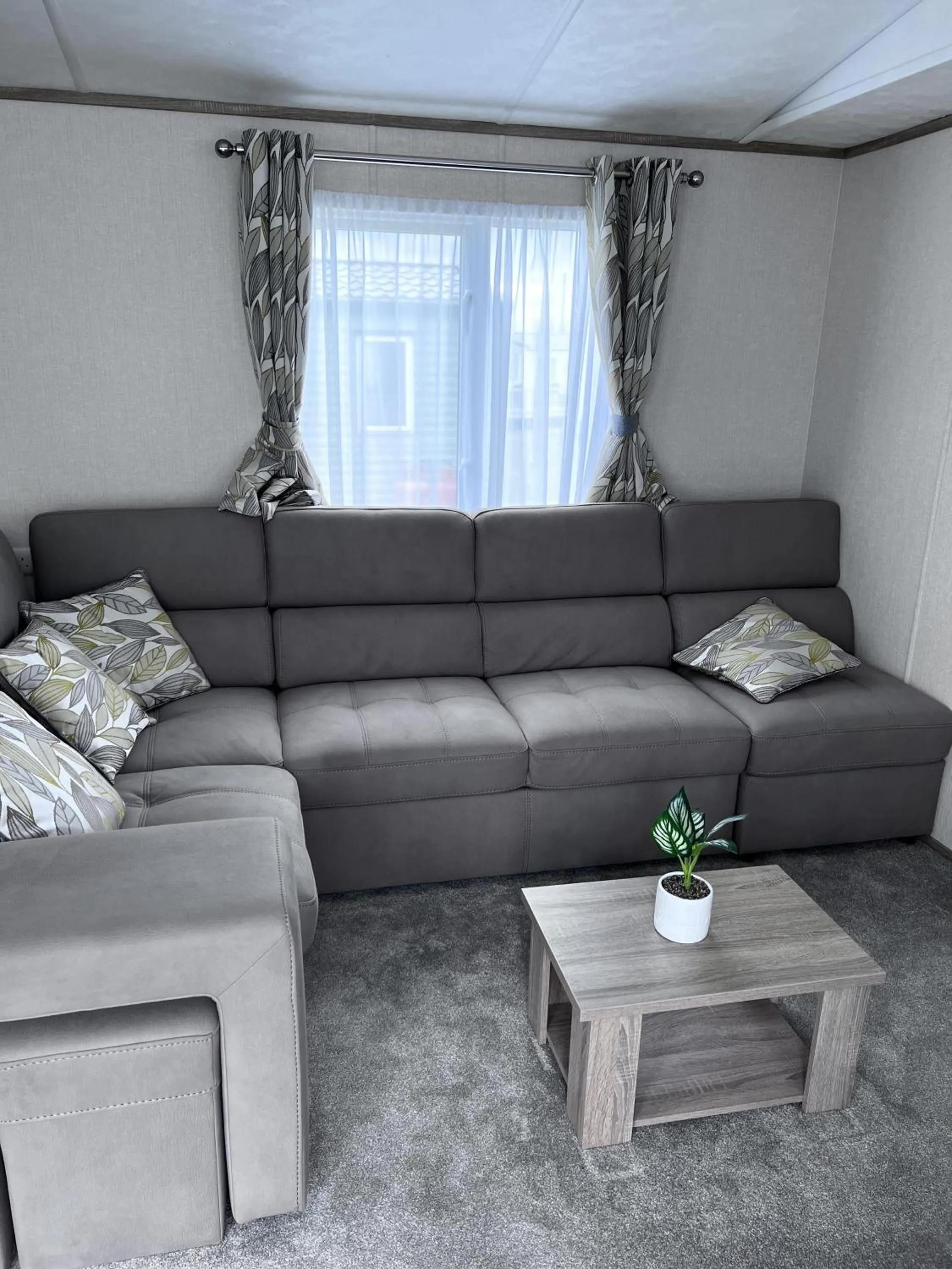 Coopers Beach 3-Bed Caravan Sleeps 8 & Pets Ok