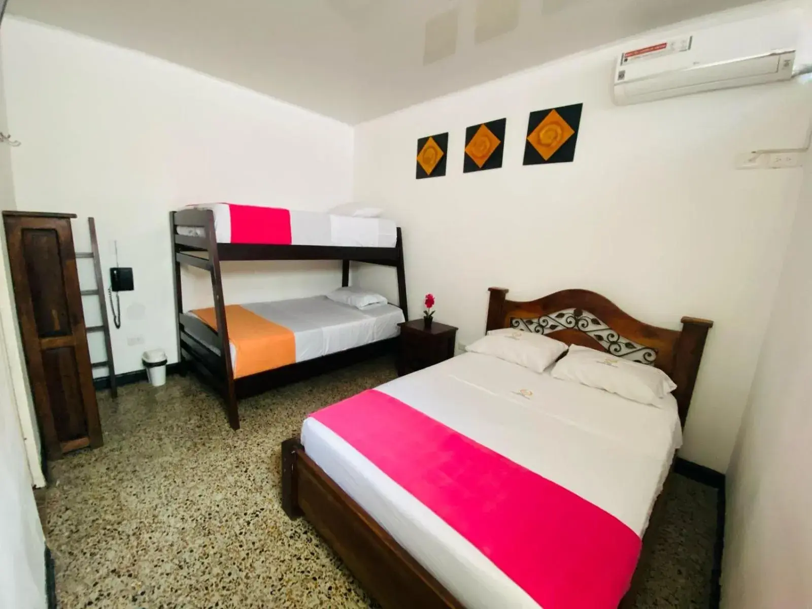 Classic Quadruple Room in HOTEL MACEO MELGAR Classic Quadruple Room in HOTEL MACEO MELGAR