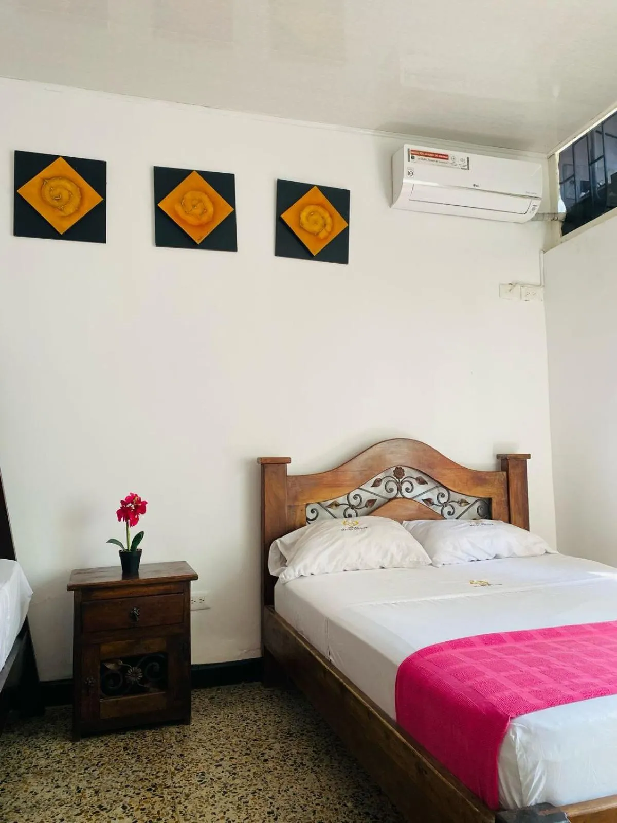 air conditioner, Bed in HOTEL MACEO MELGAR