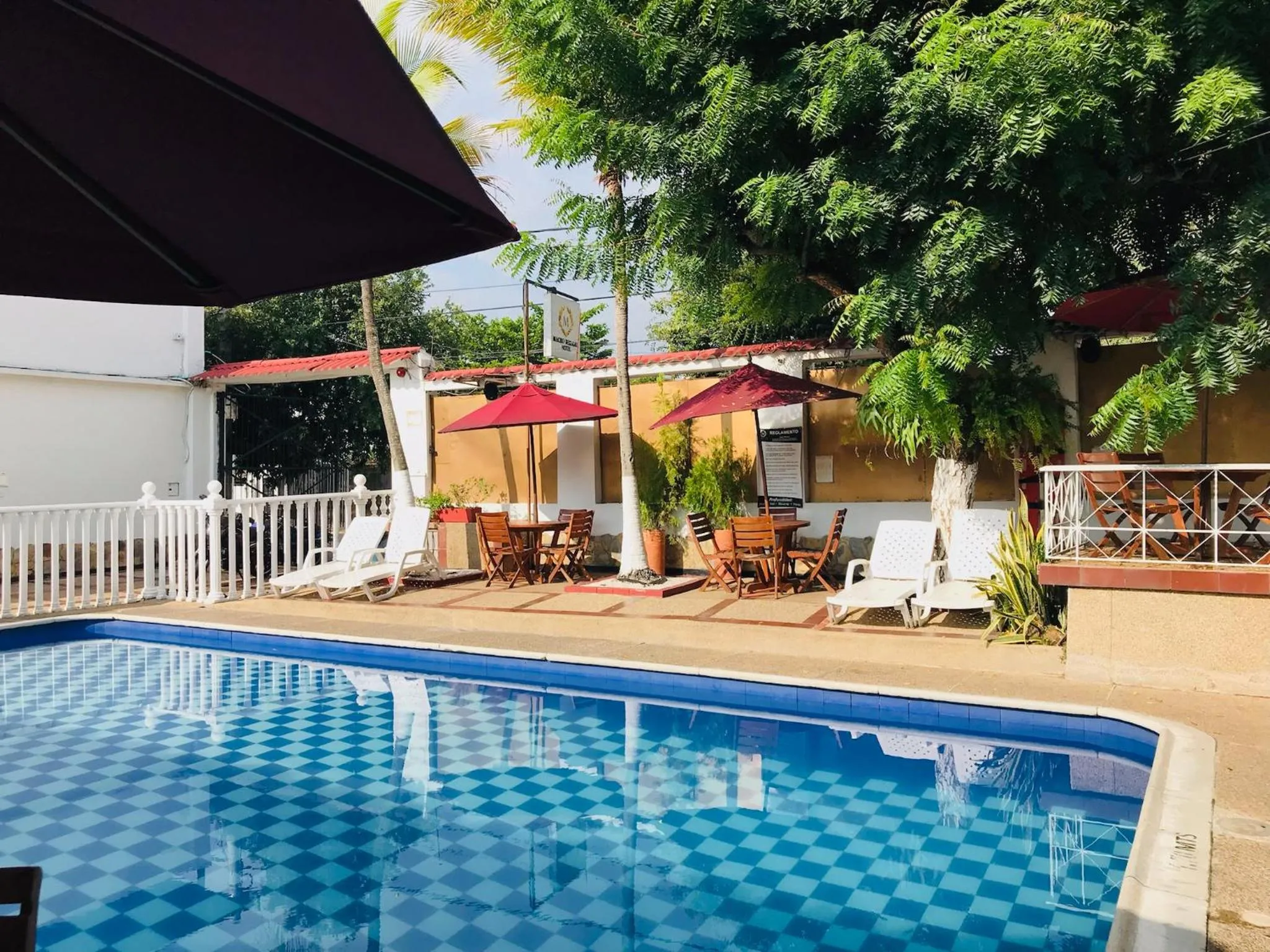Swimming pool in HOTEL MACEO MELGAR