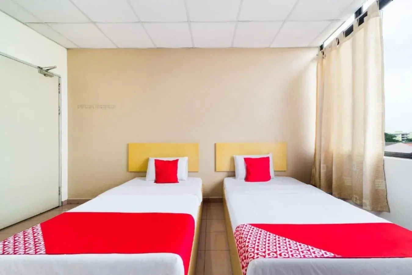 Deluxe Twin Room in CP Hotel Deluxe Twin Room in CP Hotel