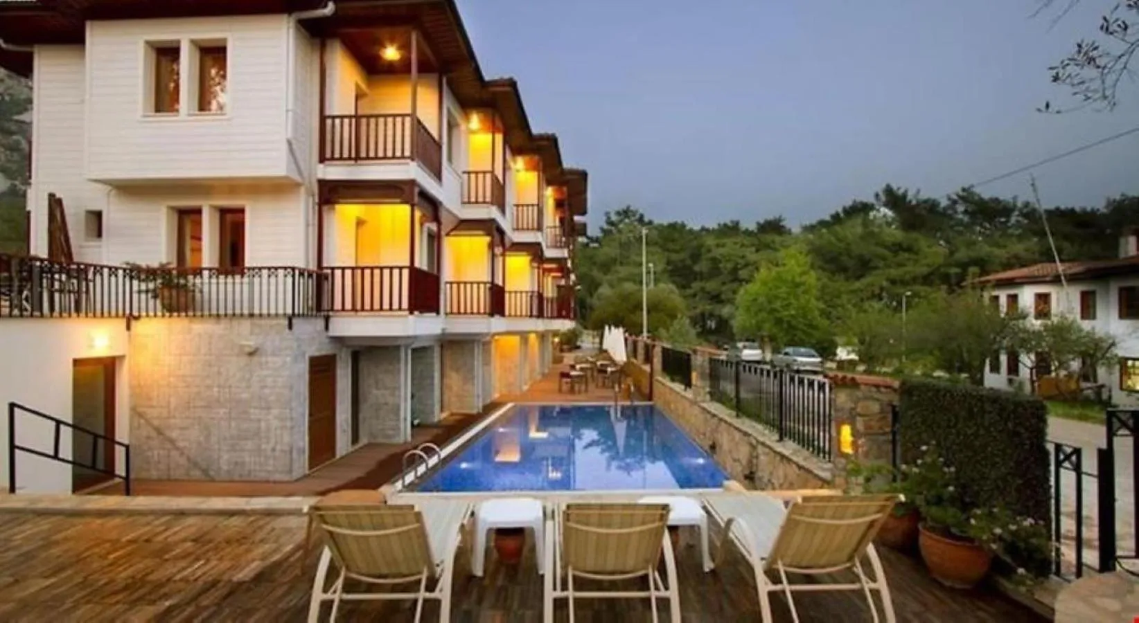 Property building in SUMMER OTEL