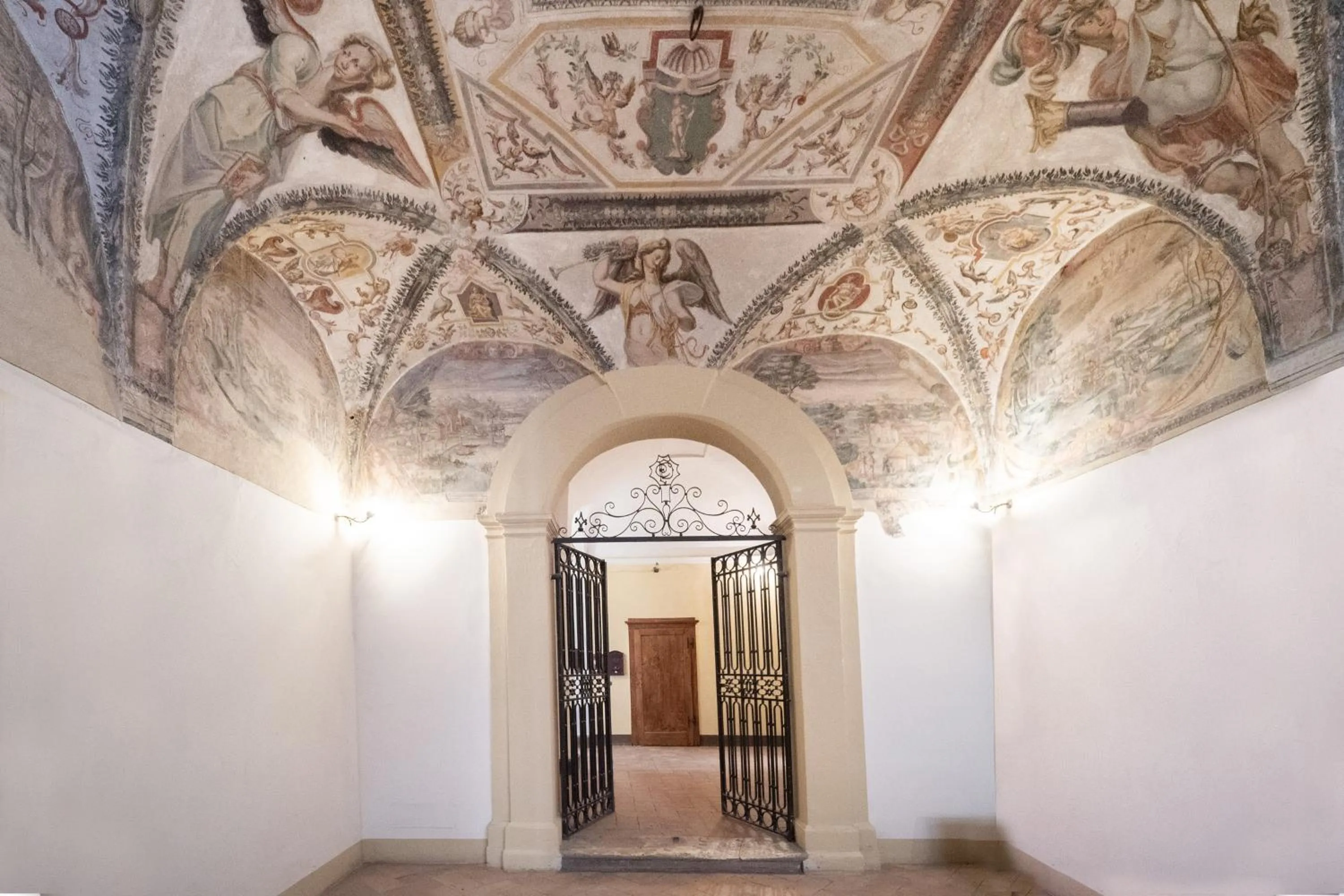 Facade/entrance in Delcorto Suites