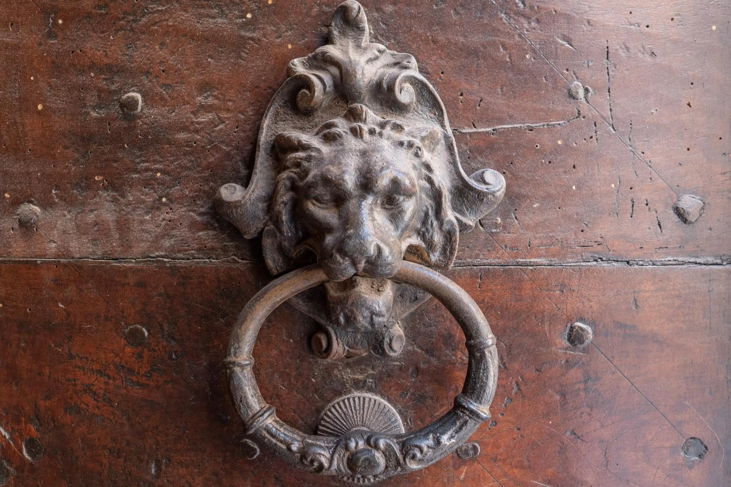 Decorative detail in Delcorto Suites