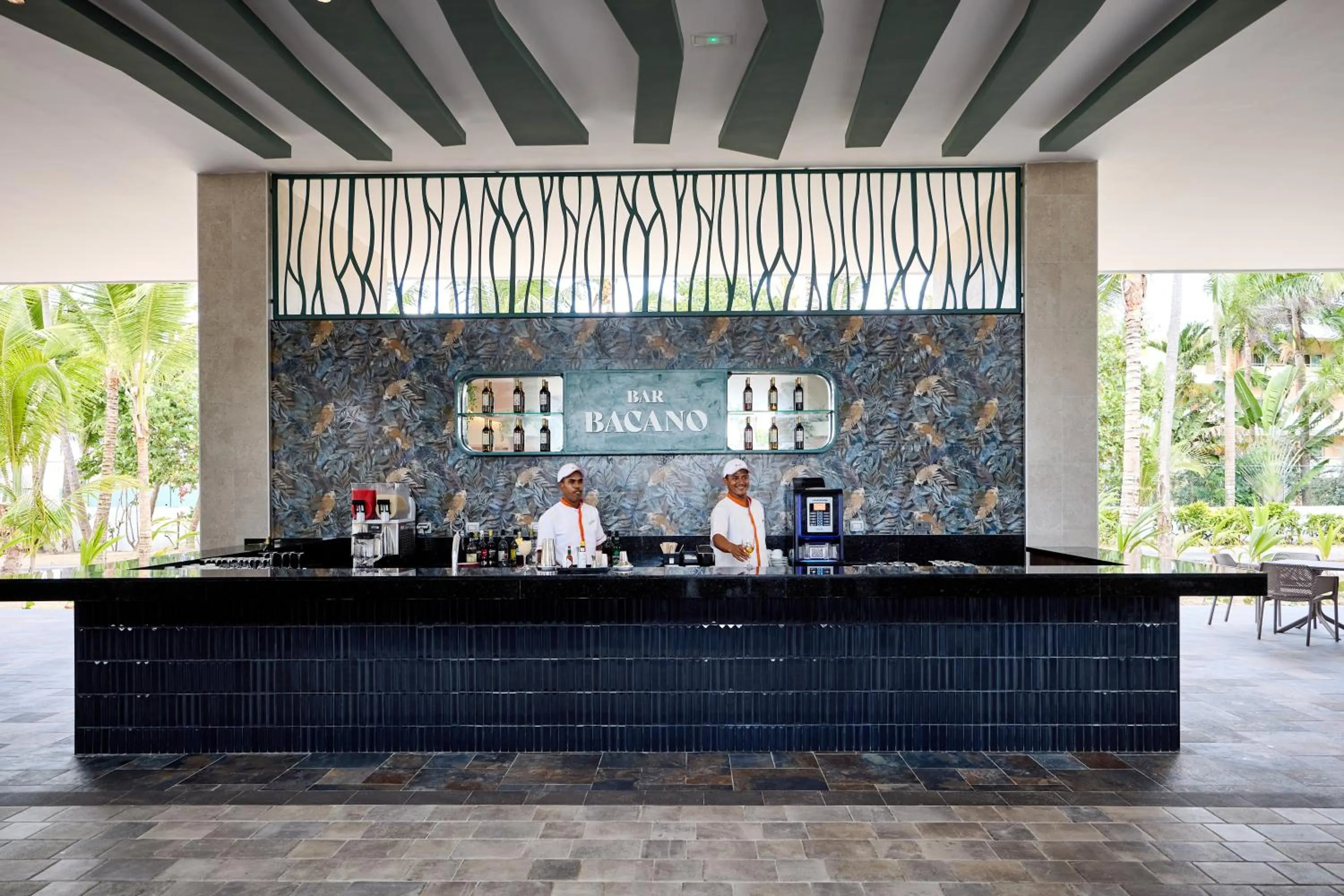 Lounge or bar in Riu Palace Bavaro - All Inclusive