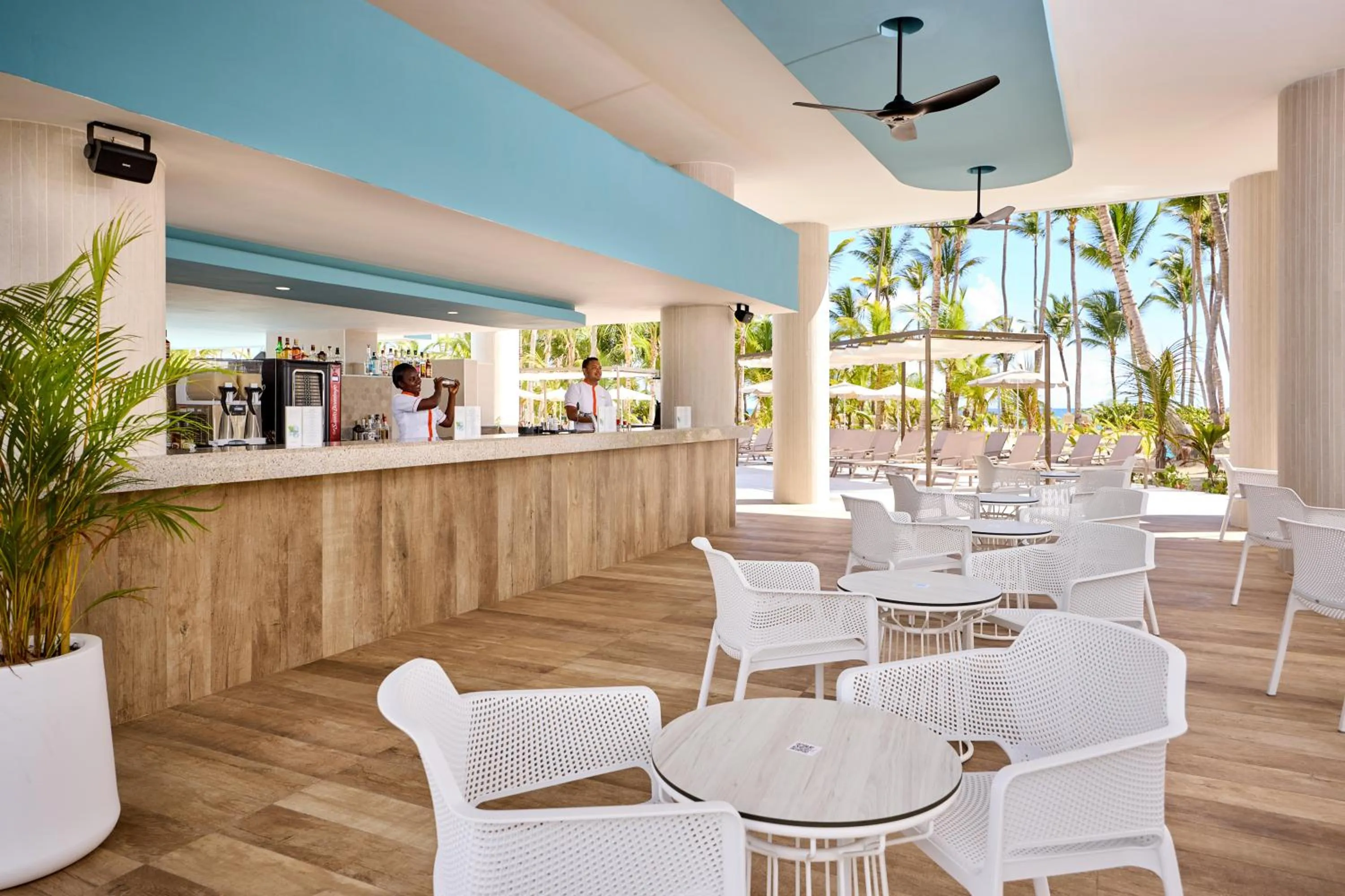 Lounge or bar in Riu Palace Bavaro - All Inclusive