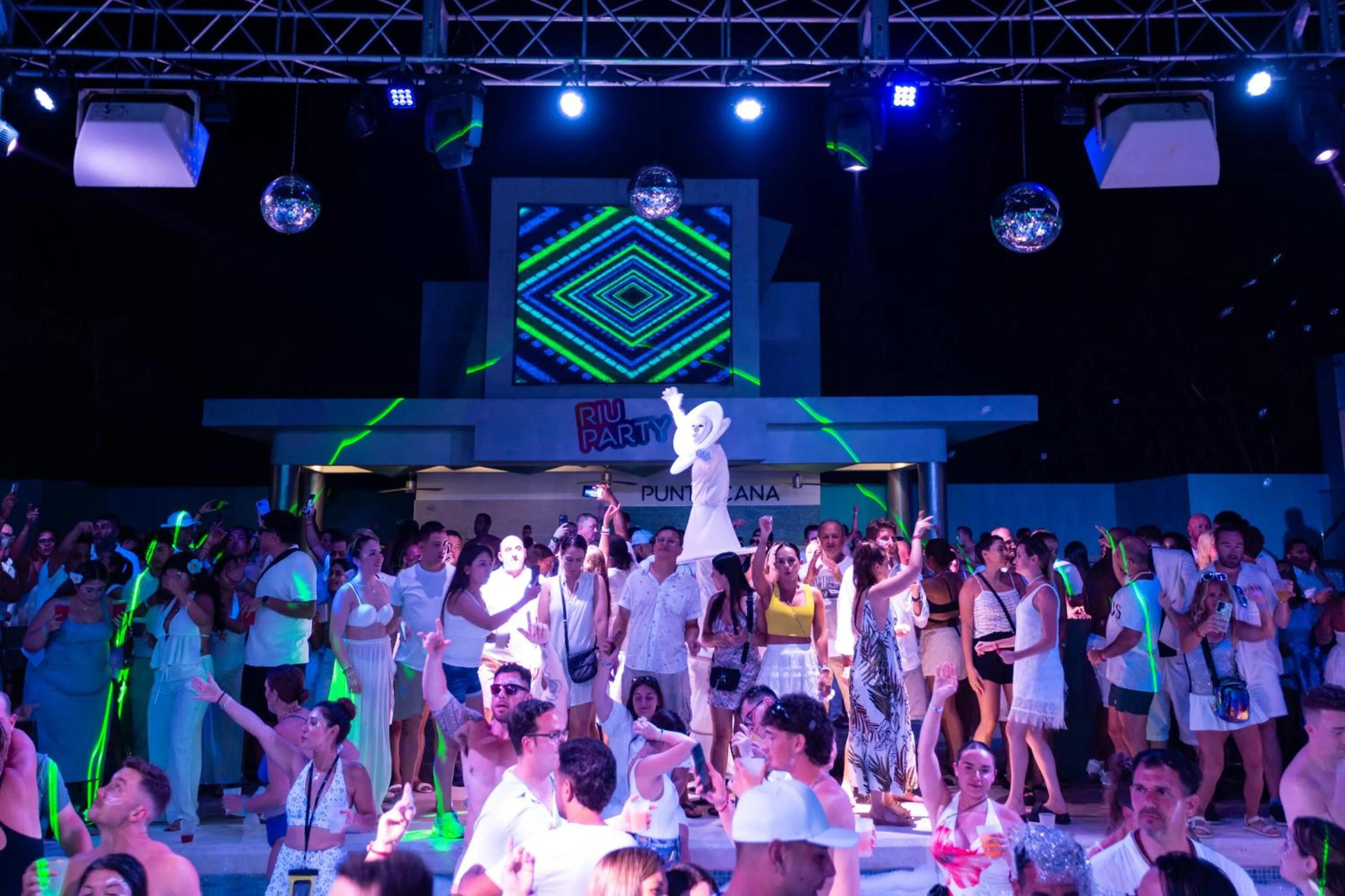 Evening entertainment in Riu Palace Bavaro - All Inclusive