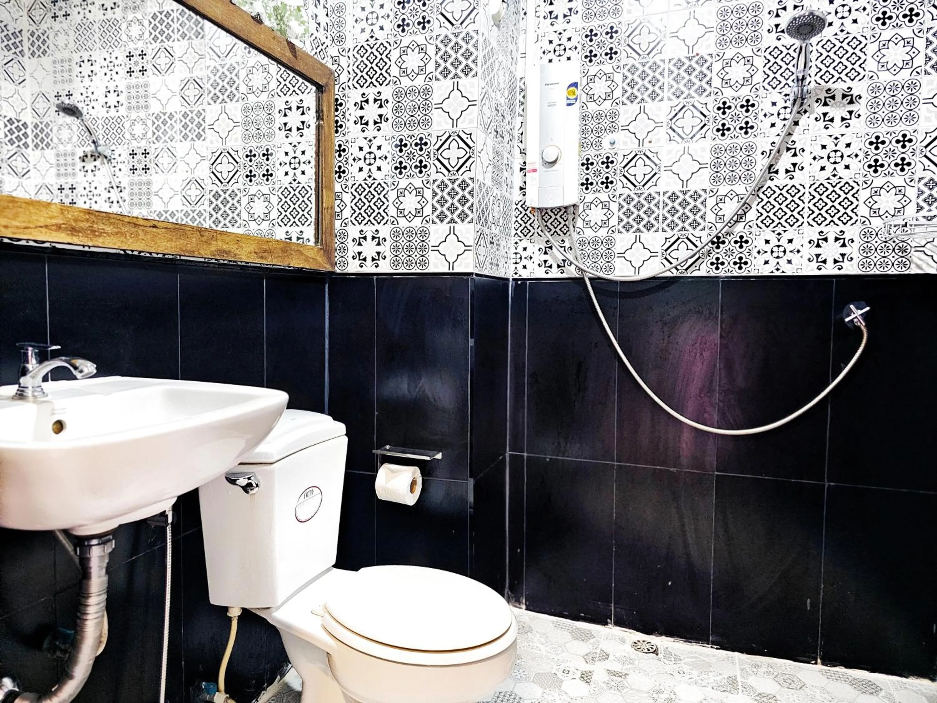 Toilet in Elegant Lanna Guesthouse