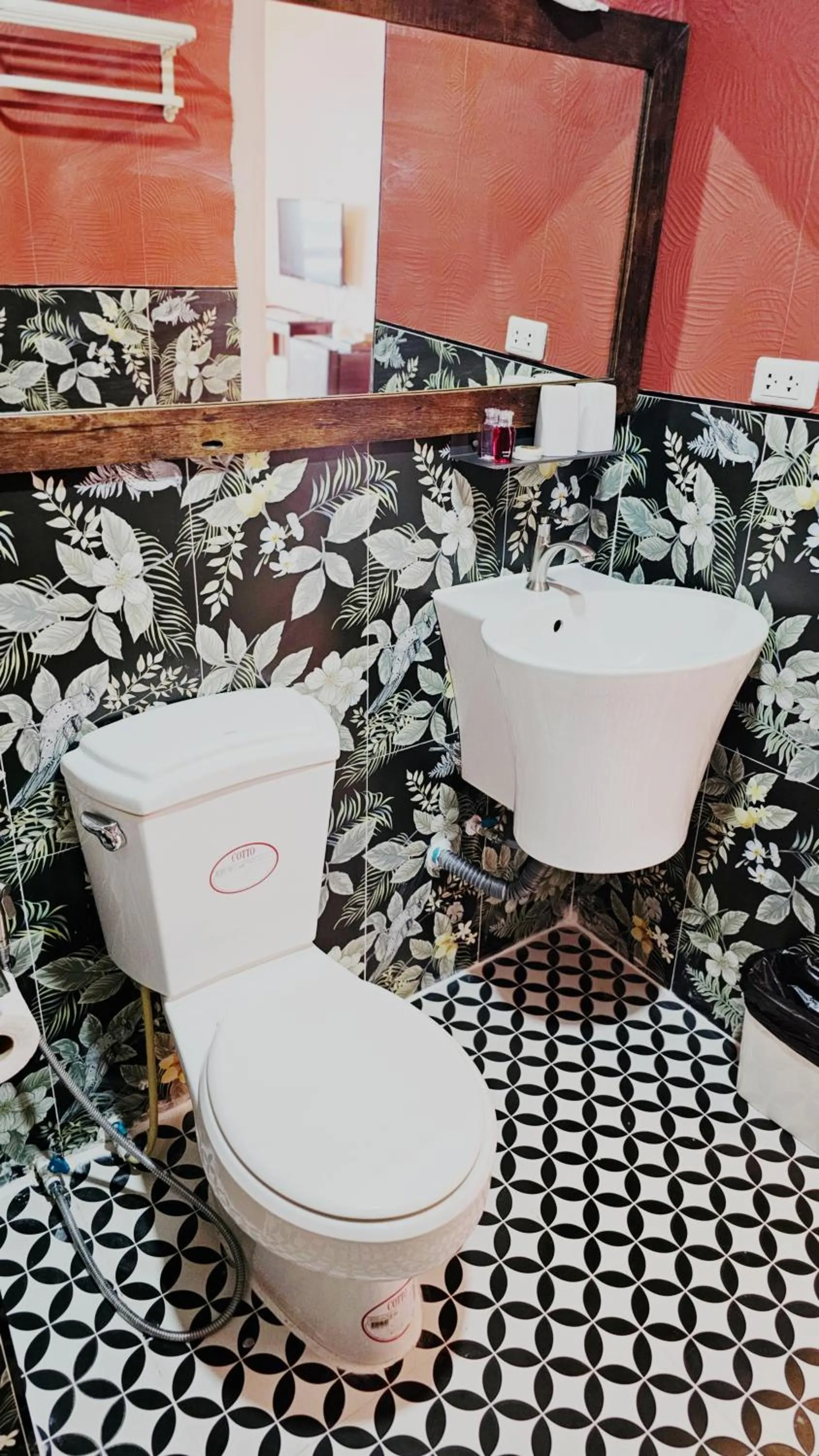 Toilet in Elegant Lanna Guesthouse