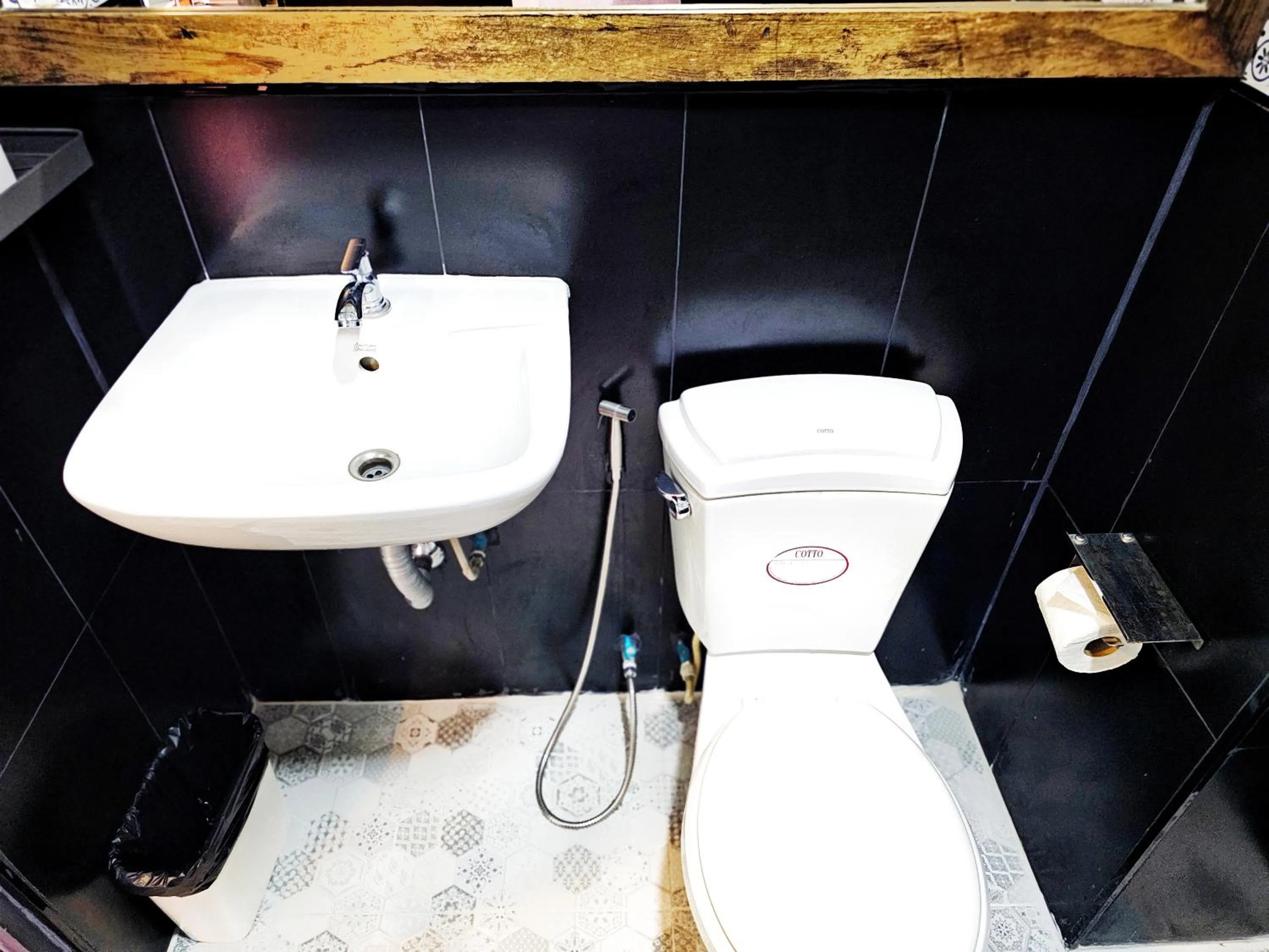 Toilet in Elegant Lanna Guesthouse