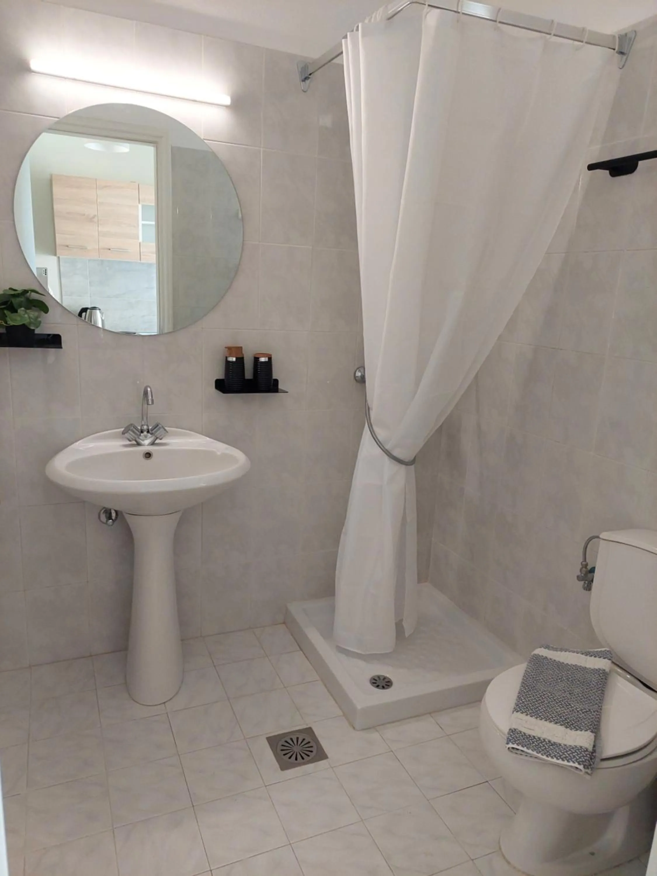 Bathroom in Stacy's Studios