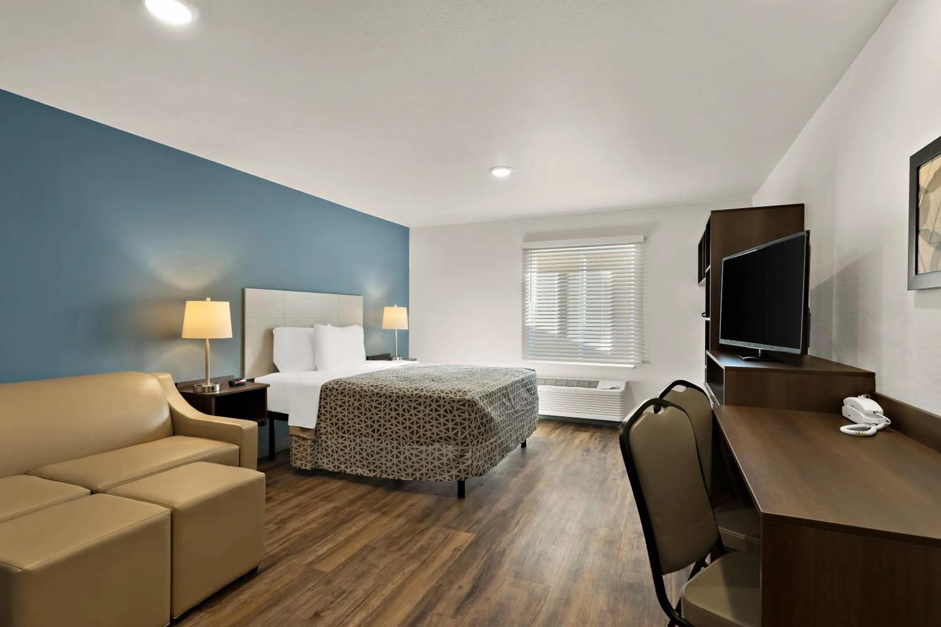 Bedroom in WoodSpring Suites Fort Collins