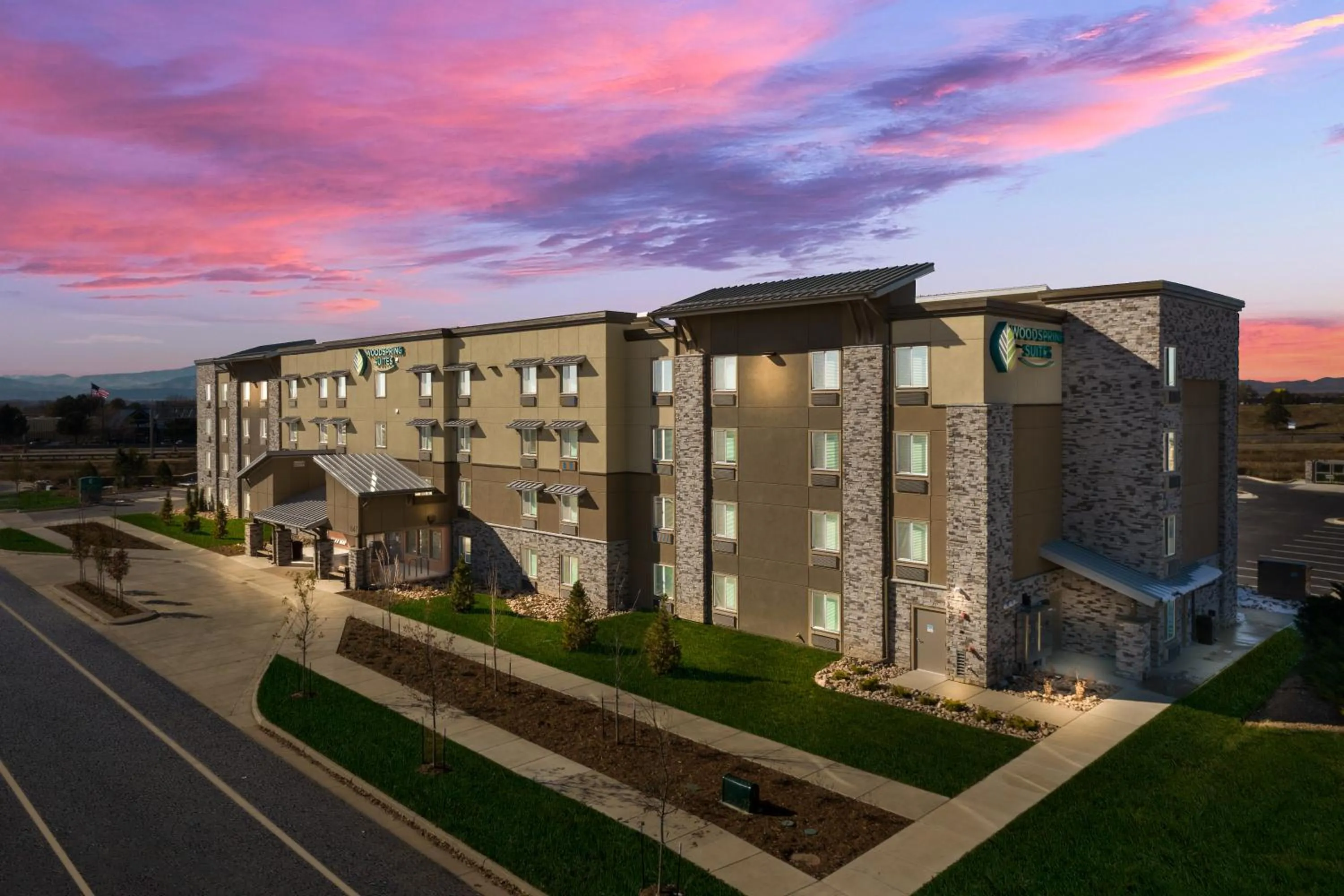 Property building in WoodSpring Suites Fort Collins