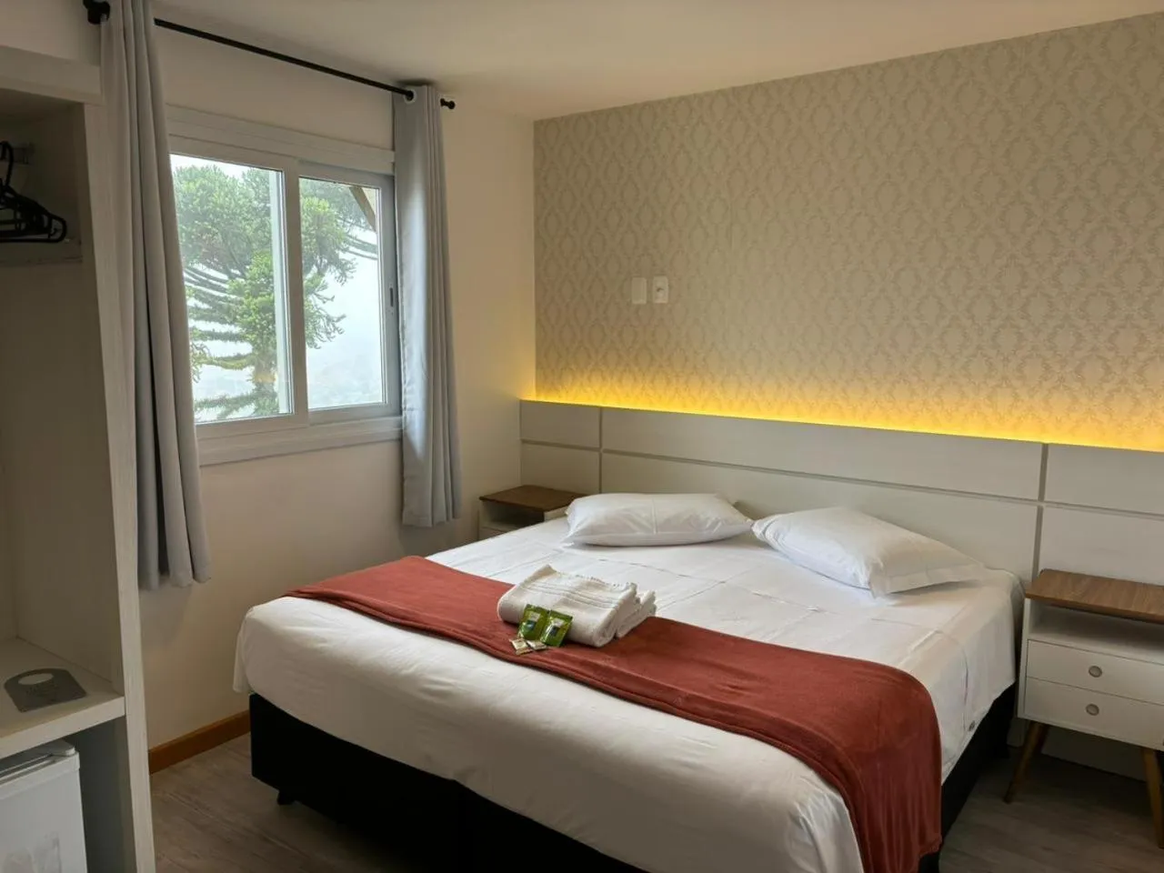 View (from property/room), Bed in Hotel Golden Hills