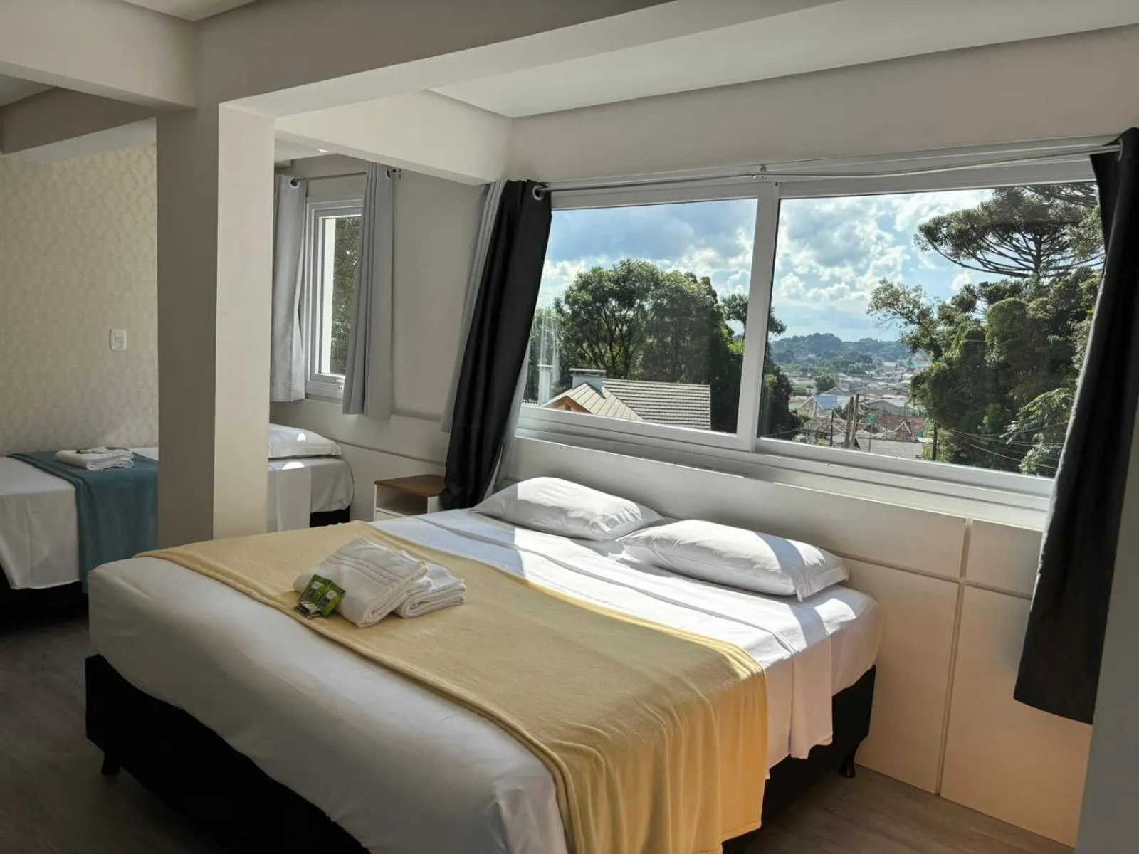 Bed in Hotel Golden Hills