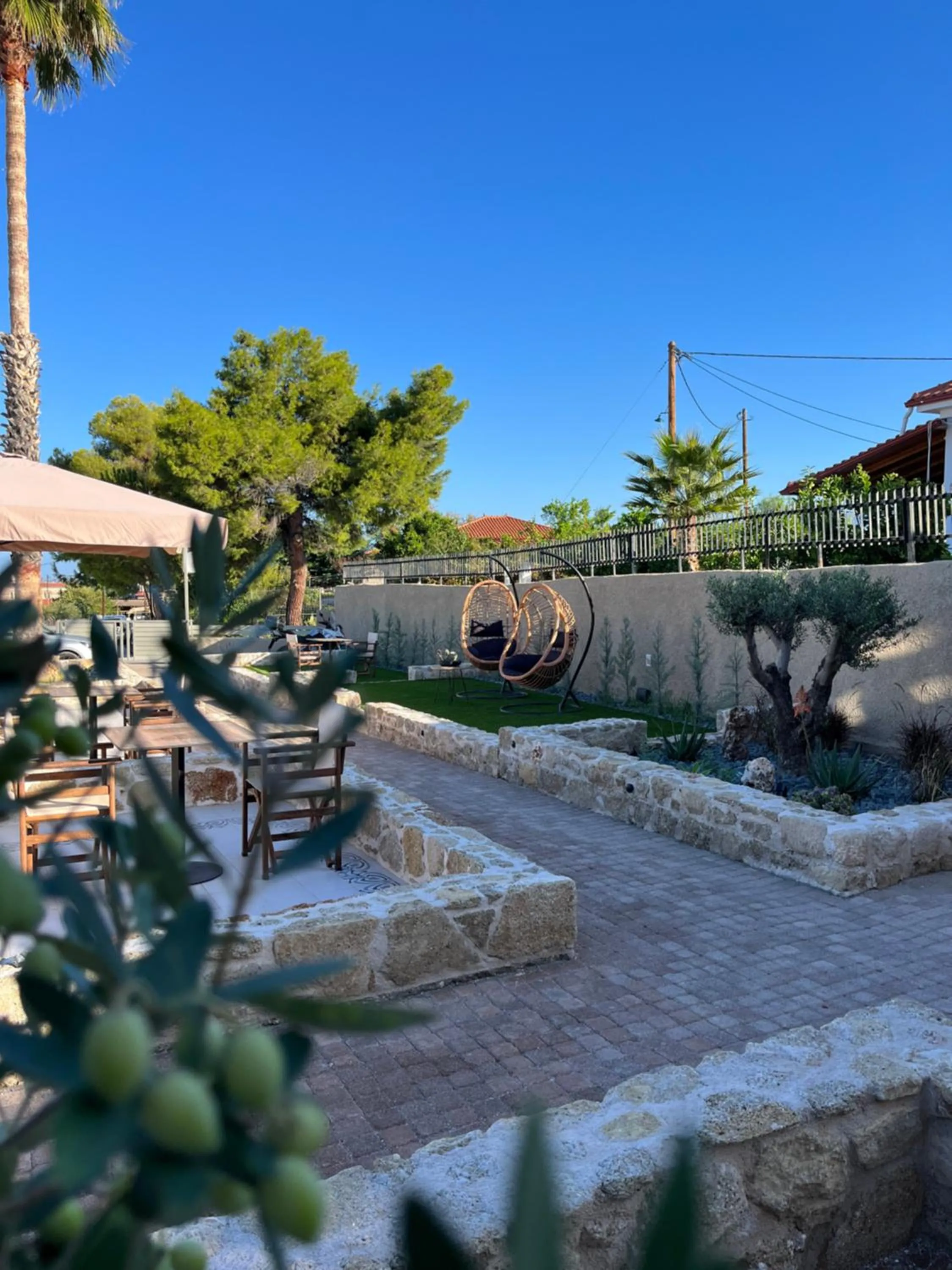 Patio in Octavia Rooms