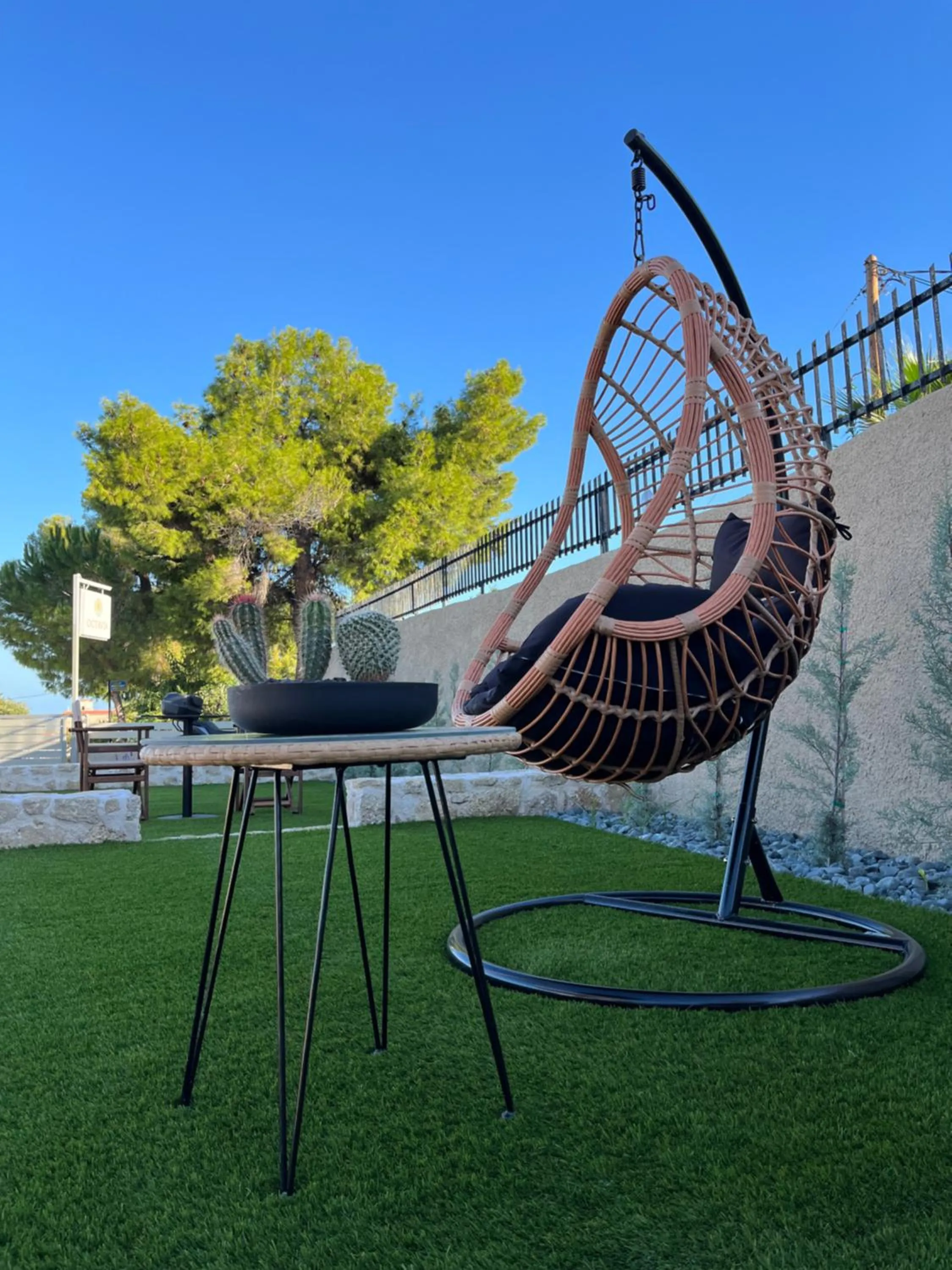 Day in Octavia Rooms