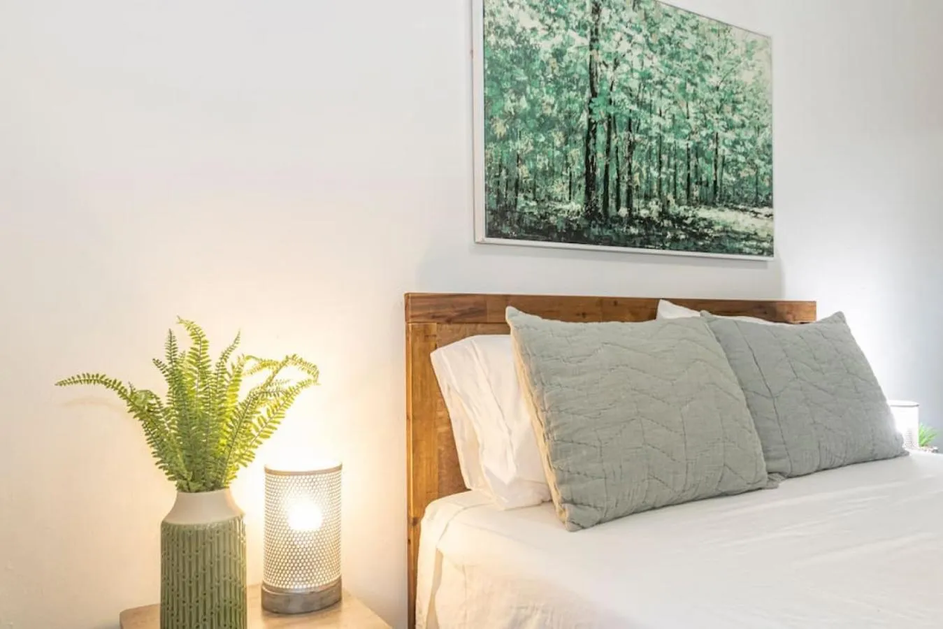 Bed in Sierra Vista Lookout Lodge with Creek, Waterfall and Waterholes, minutes from Bass Lake and Yosemite South Gate