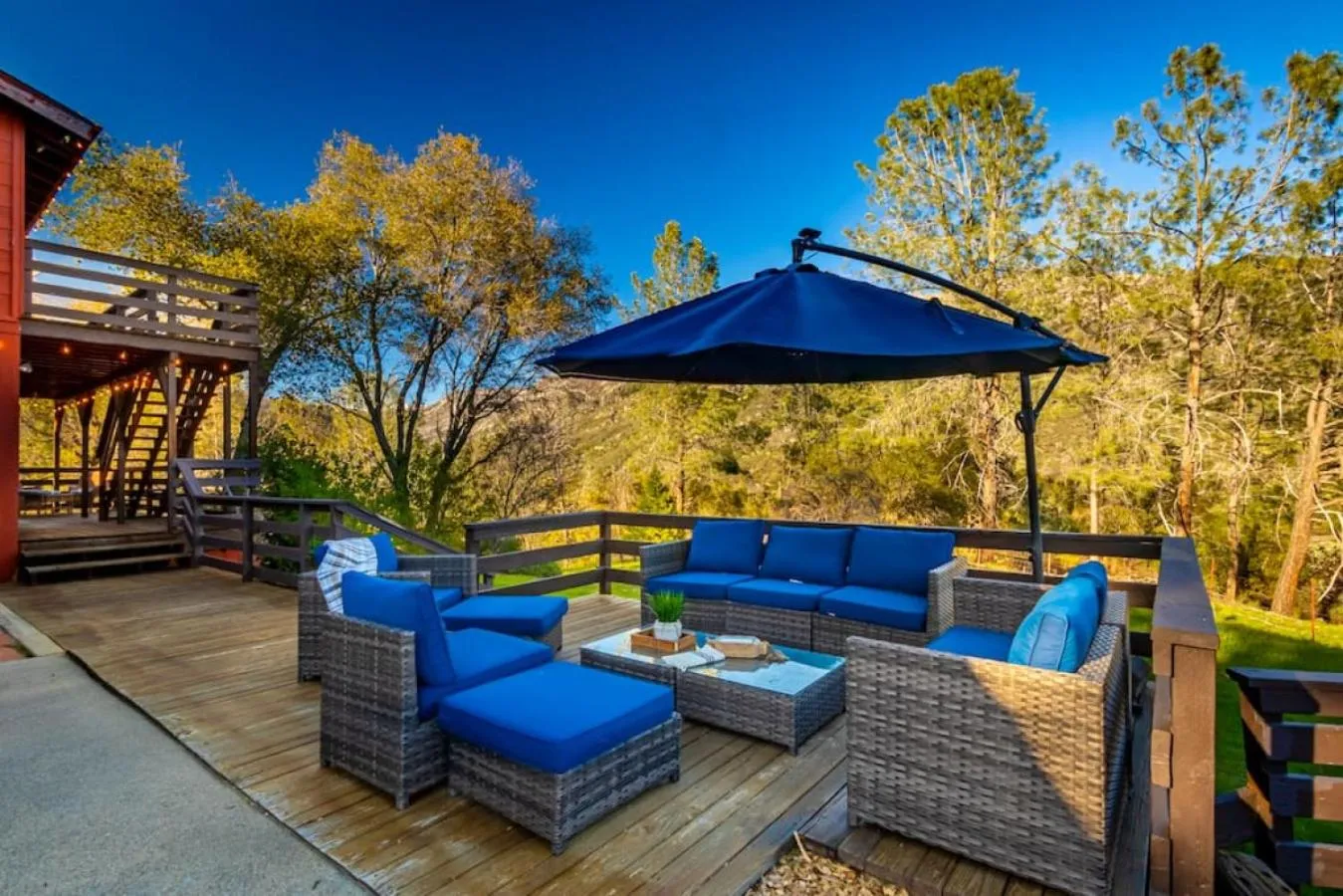 Sierra Vista Lookout Lodge with Creek, Waterfall and Waterholes, minutes from Bass Lake and Yosemite South Gate