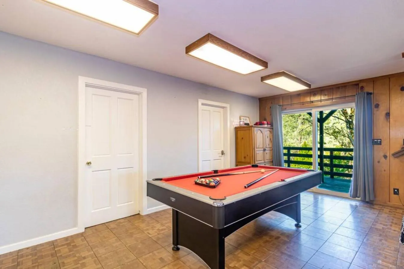 Sierra Vista Lookout Lodge with Creek, Waterfall and Waterholes, minutes from Bass Lake and Yosemite South Gate