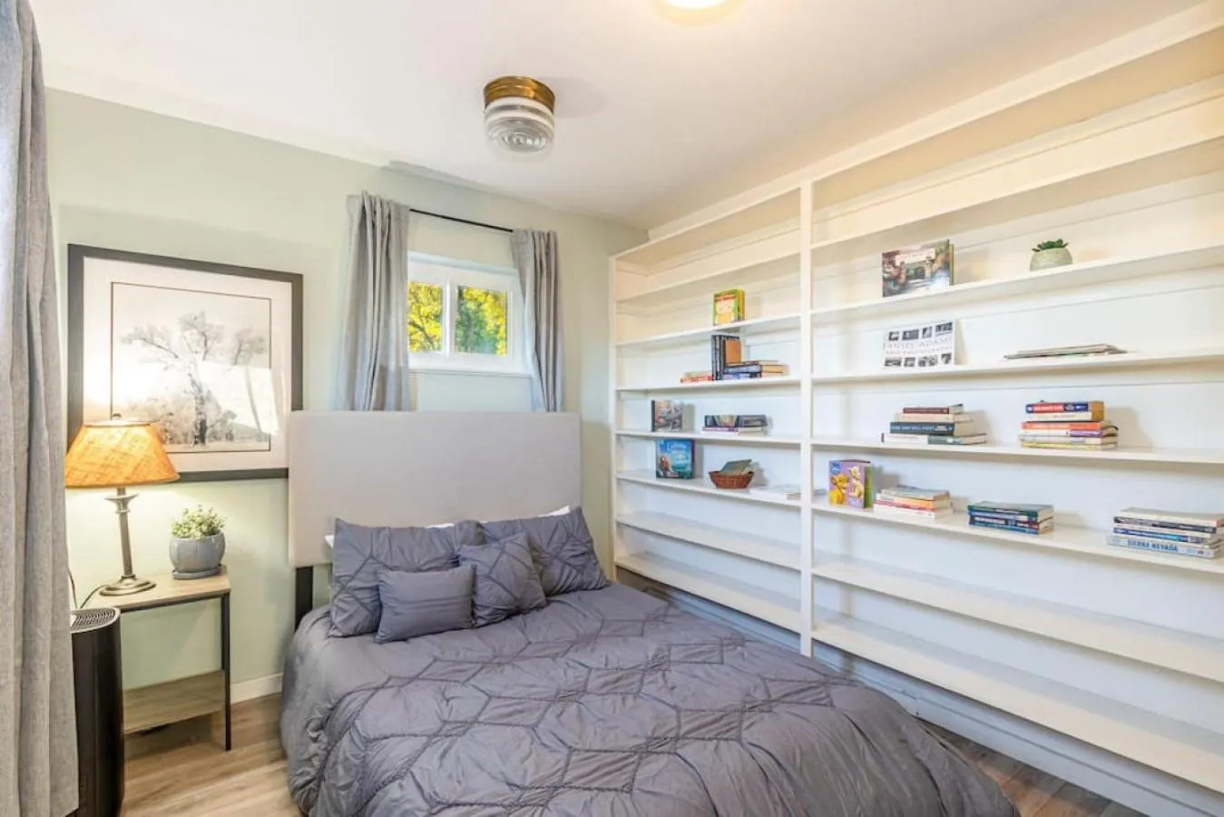 Bed in Sierra Vista Lookout Lodge with Creek, Waterfall and Waterholes, minutes from Bass Lake and Yosemite South Gate