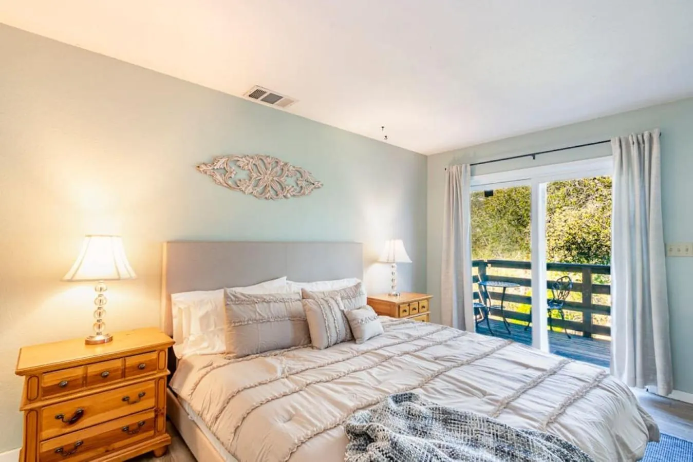 Bed in Sierra Vista Lookout Lodge with Creek, Waterfall and Waterholes, minutes from Bass Lake and Yosemite South Gate