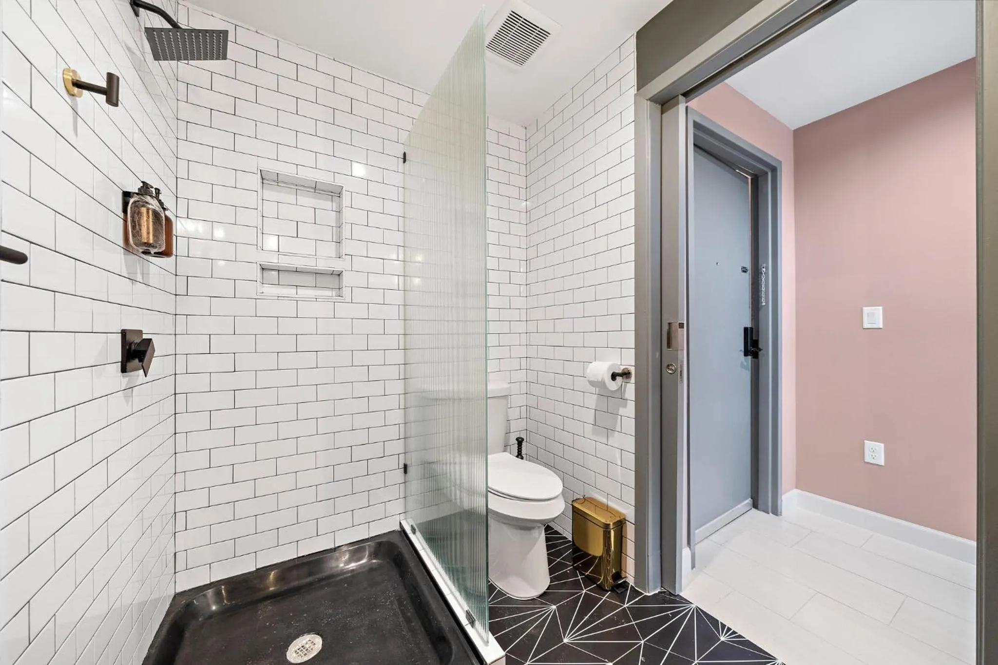 Bathroom in Wanderstay Boutique Hotel