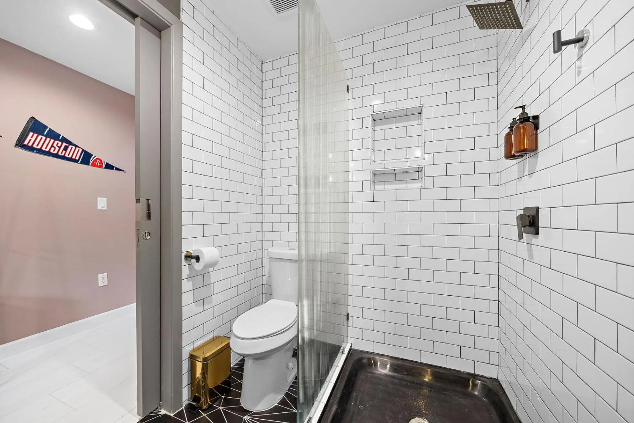 Bathroom in Wanderstay Boutique Hotel