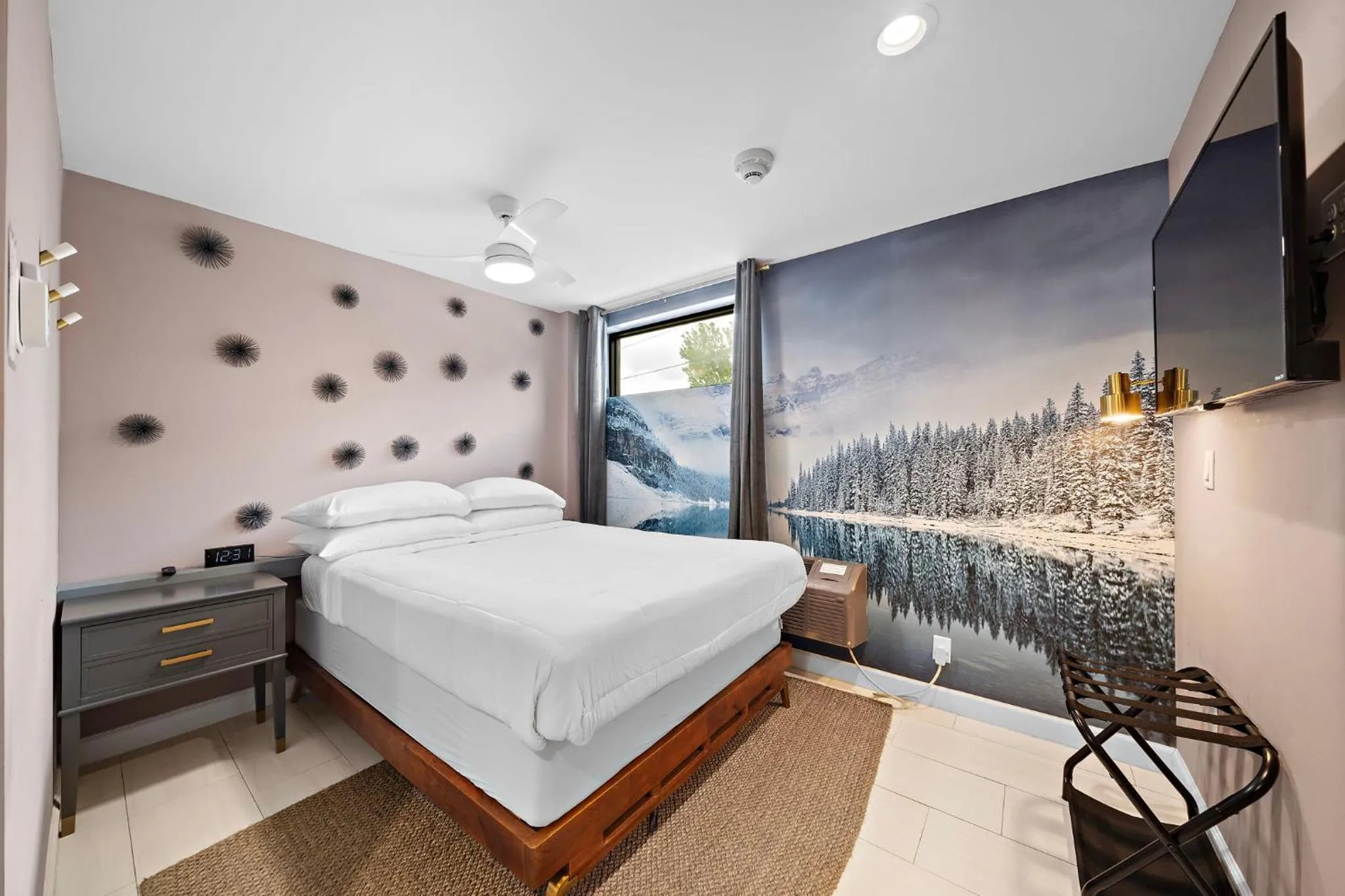 Bed in Wanderstay Boutique Hotel