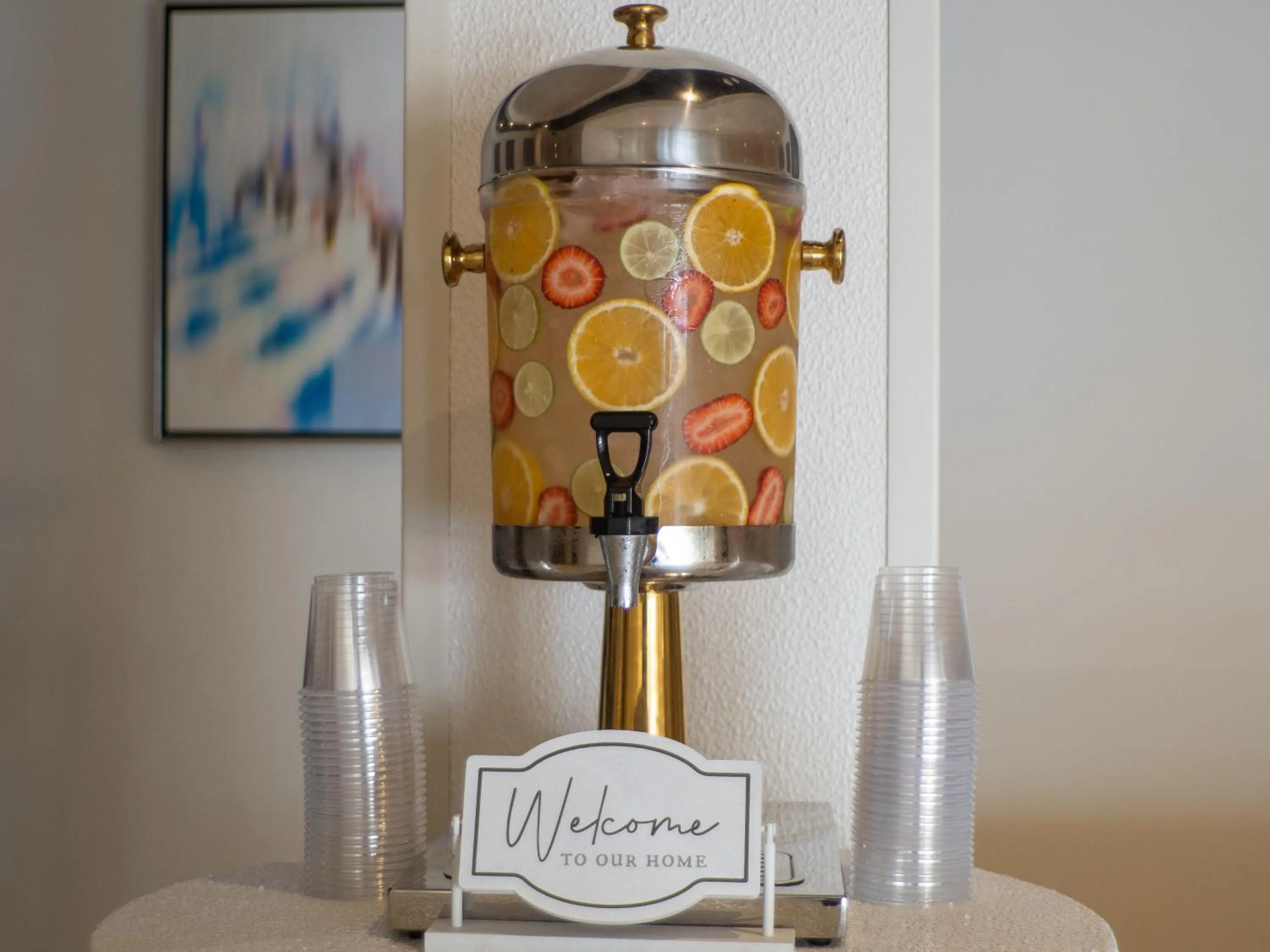 Lobby or reception in Hotel Mesaluna Short & Long Stay