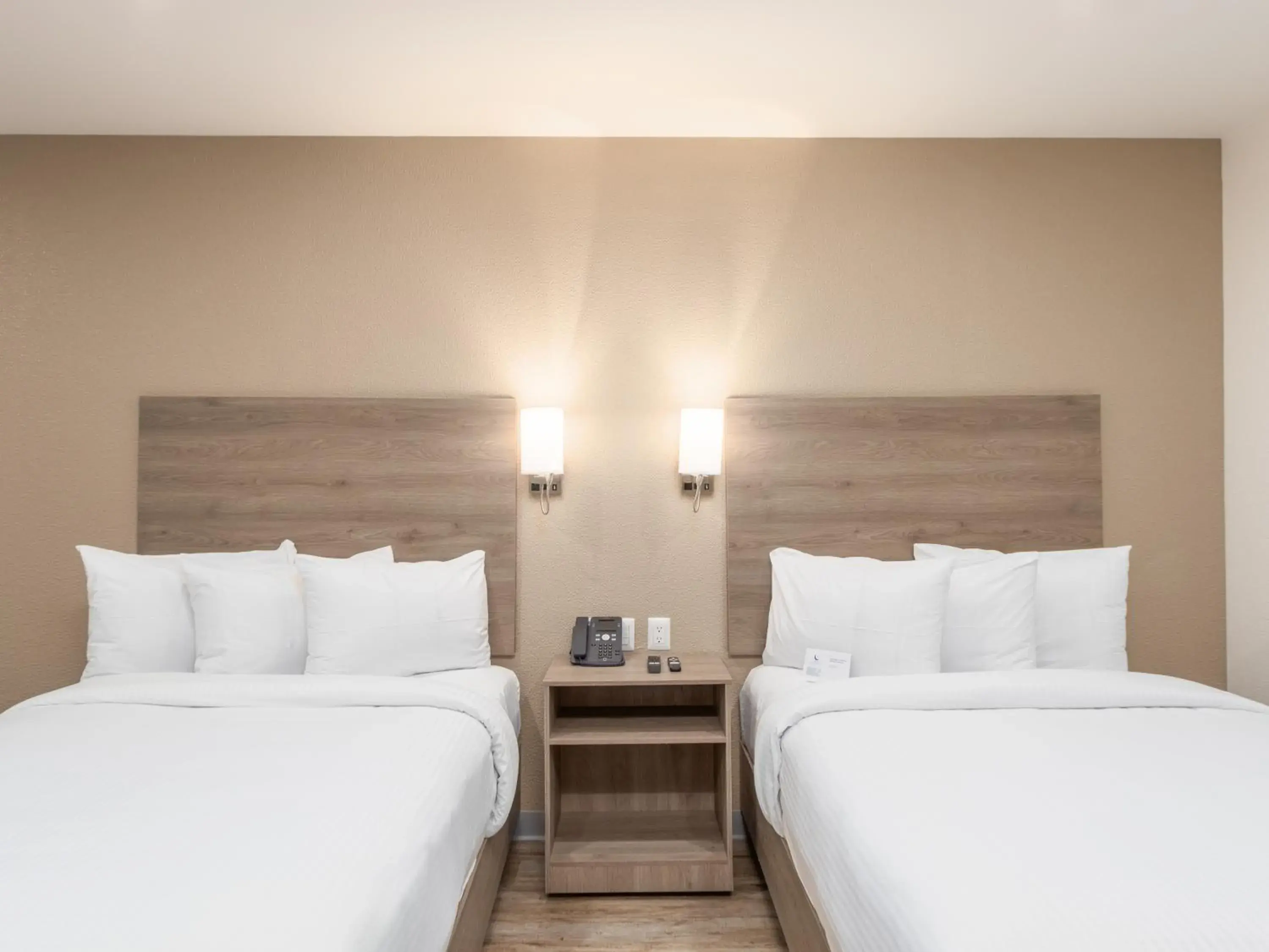 Deluxe Queen Suite in Hotel Mesaluna Short & Long Stay Deluxe Queen Suite in Hotel Mesaluna Short & Long Stay