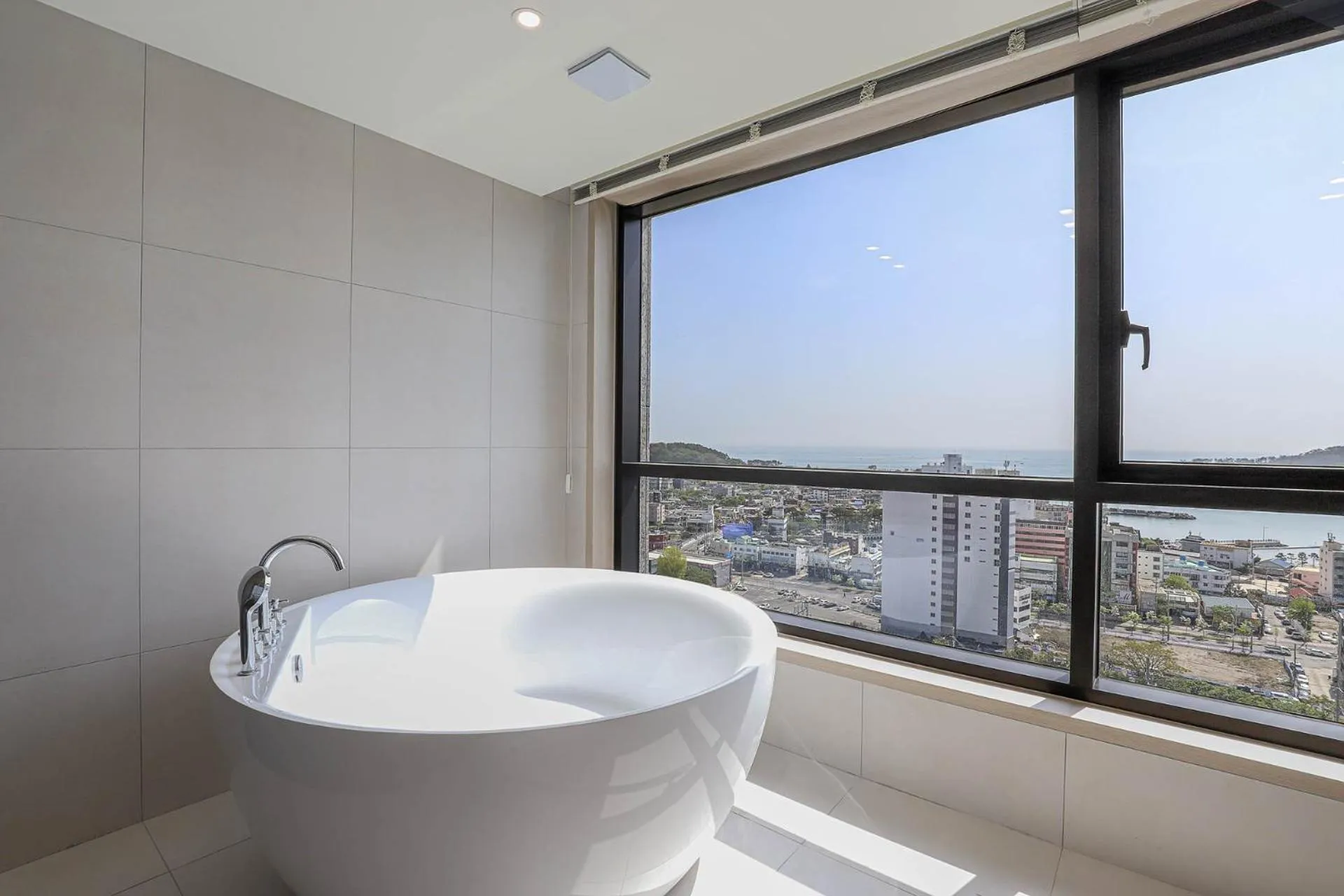 Sea view in H avenue Kijang Ilgwang