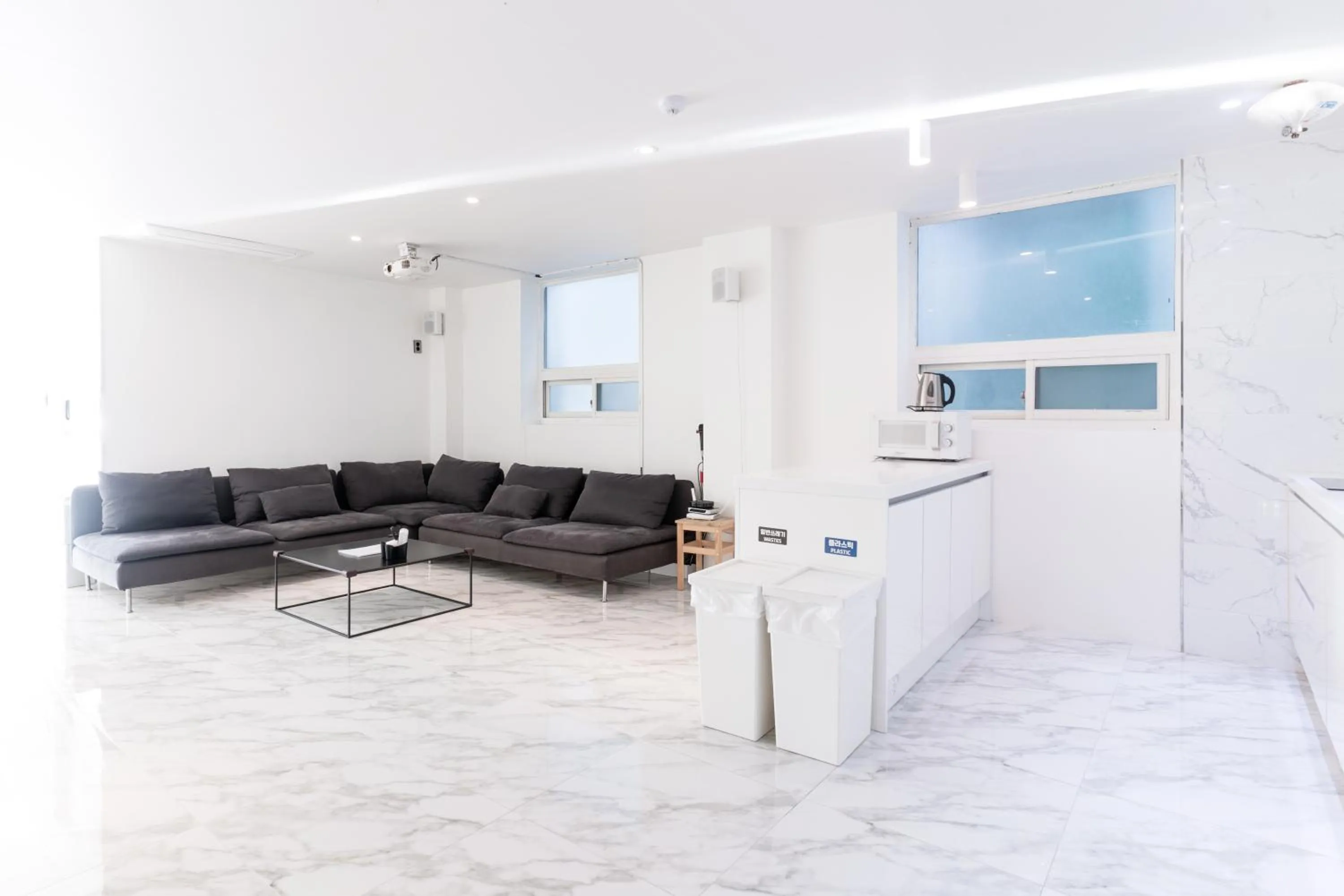 Kitchen or kitchenette in The Wave Pension